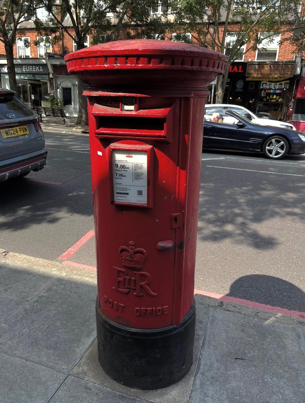 Upper Richmond Road West, Greater London