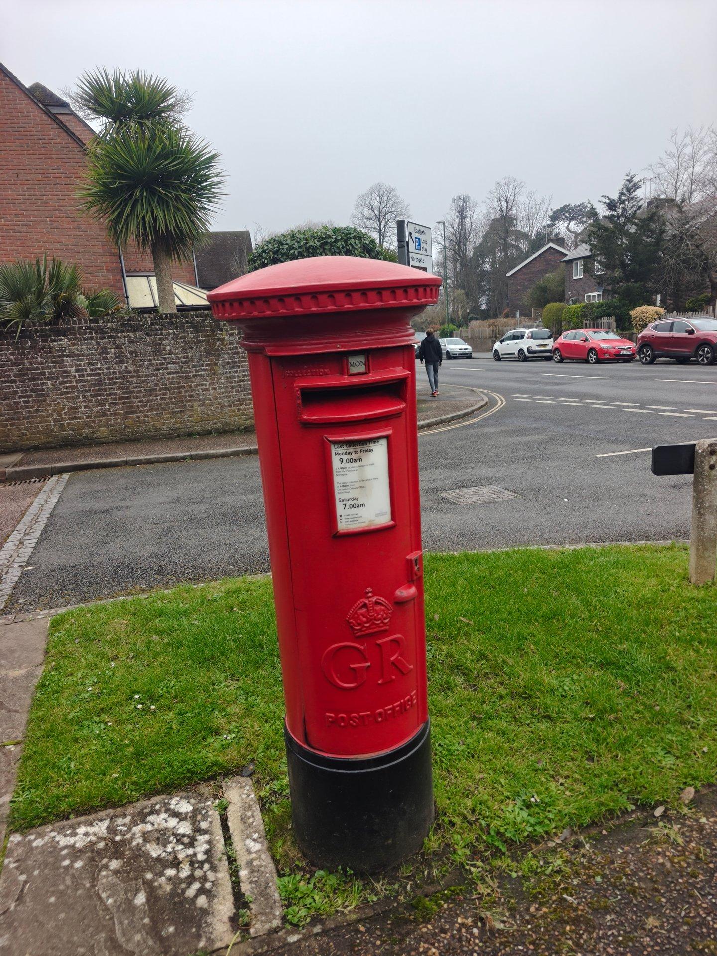 Bishopsgate Walk, Chichester