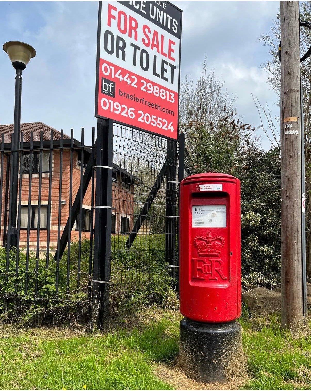Asheridge Road, Asheridge
