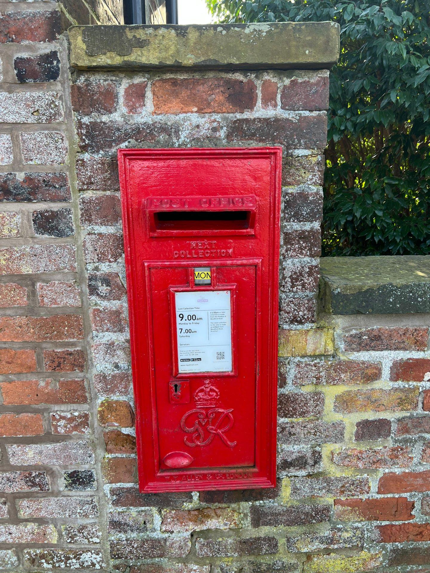 Christ Church, Woodford