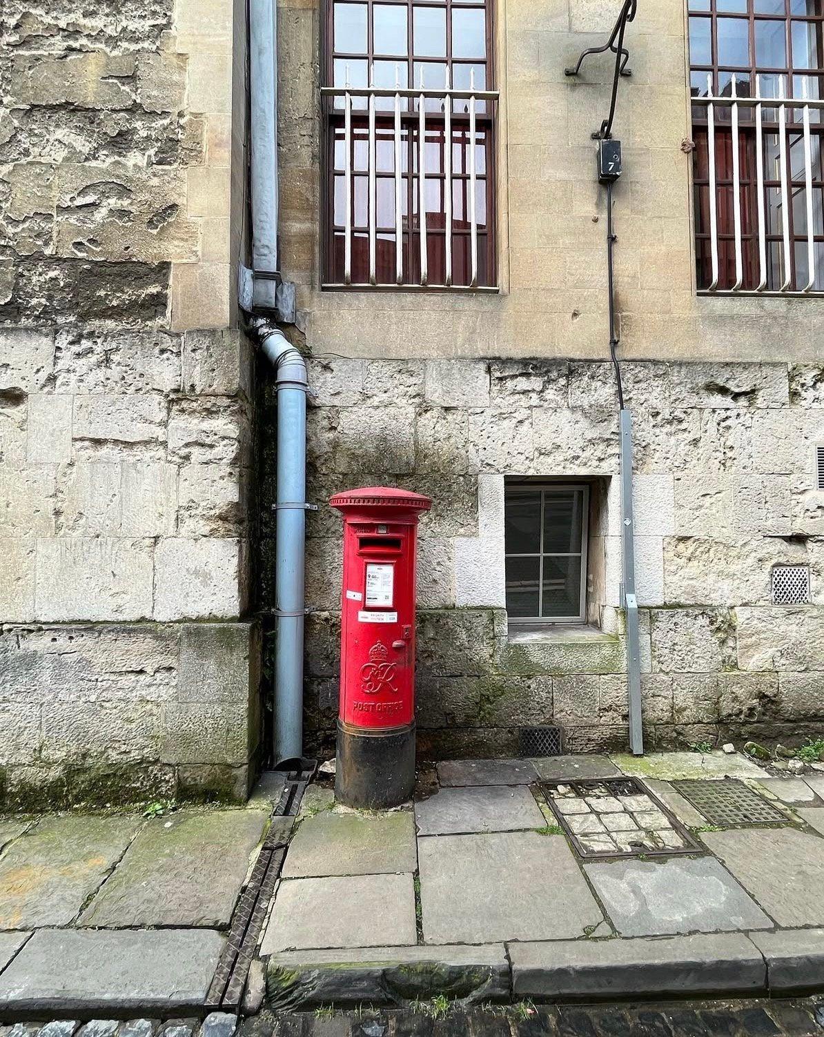 Queen's Lane, Oxford