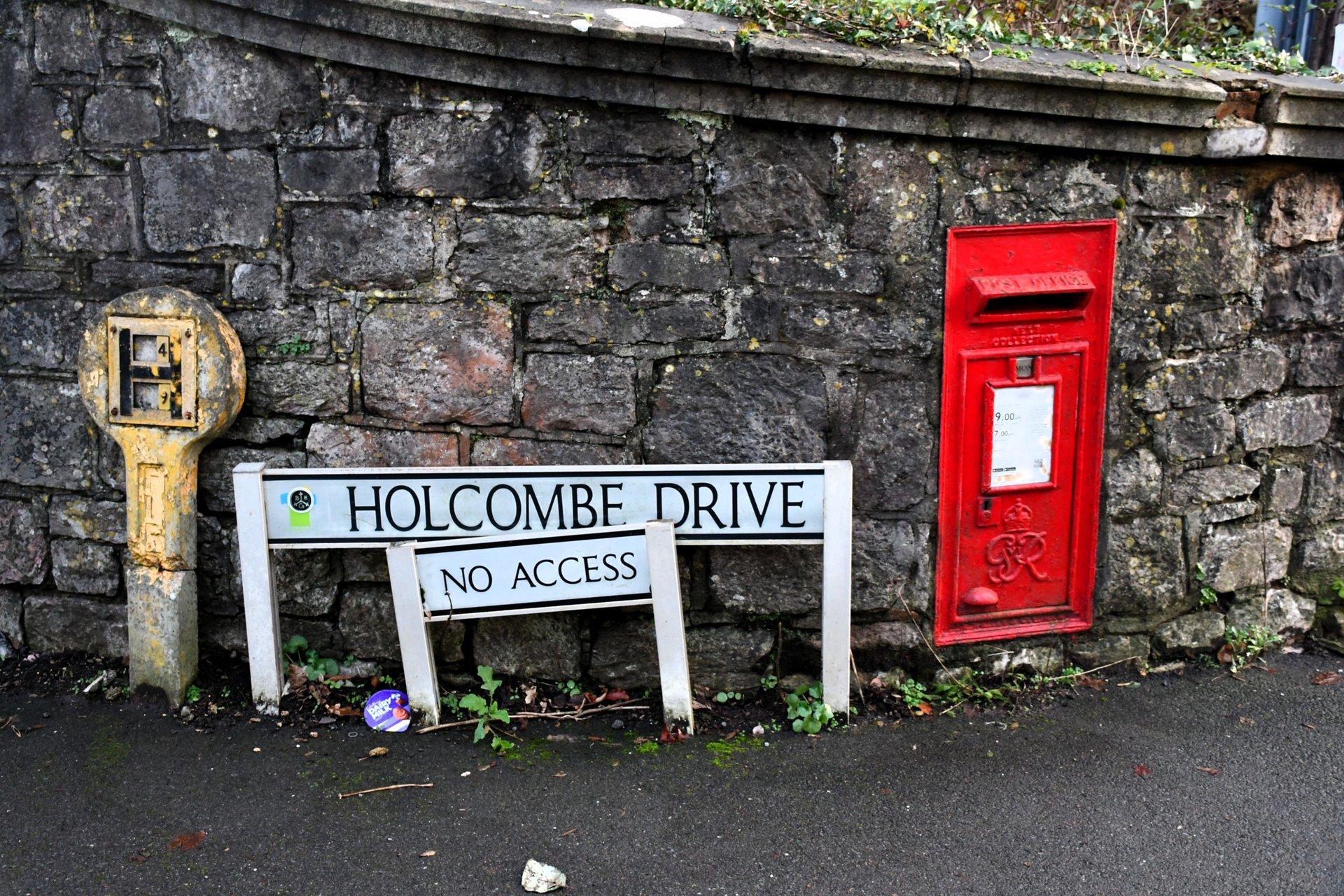 Holcombe Drive, Holcombe