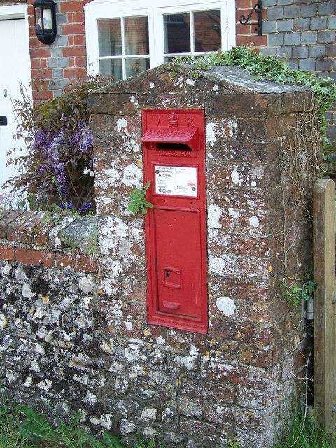 Coffin-style surround wall box