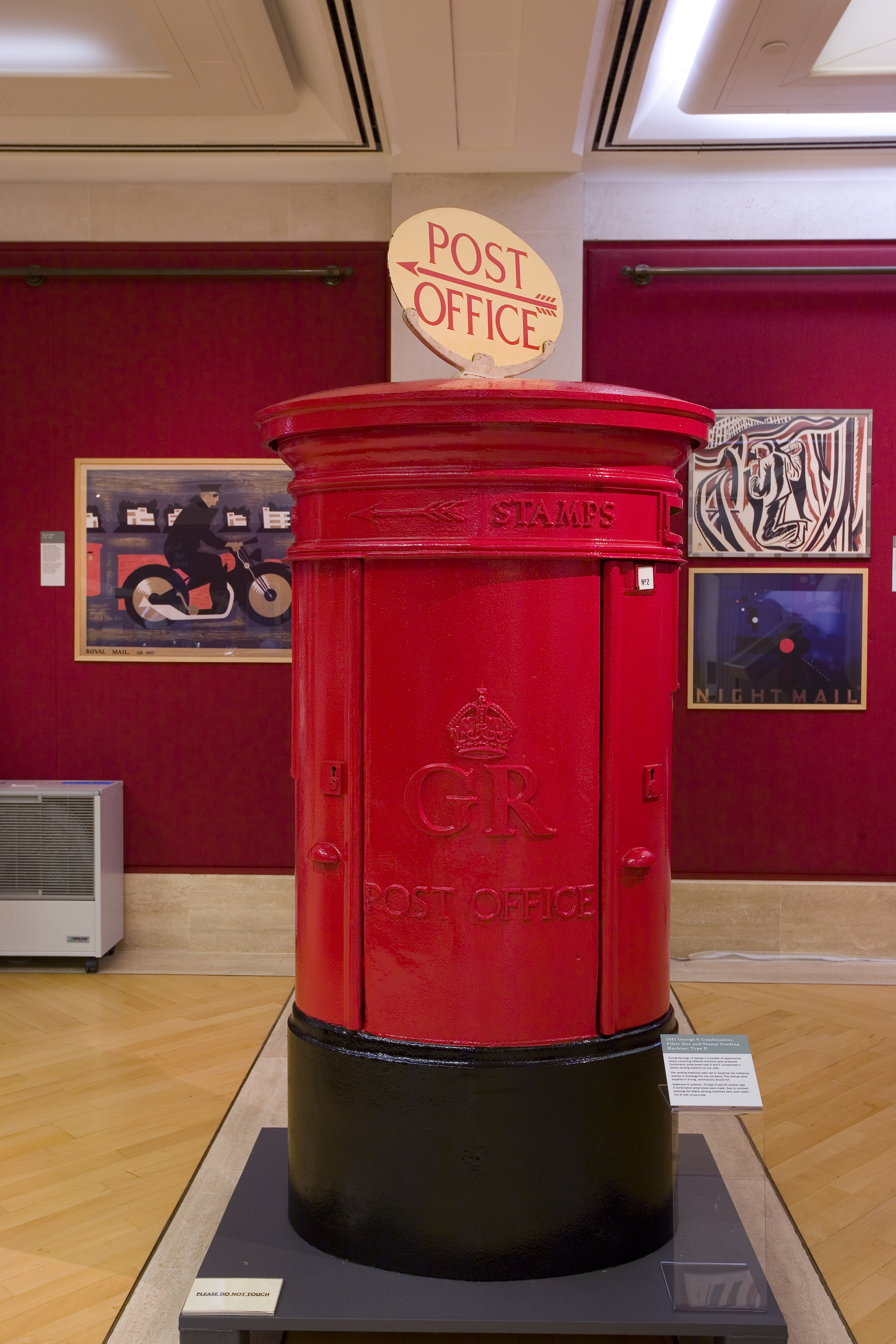 George V oval combination pillar box with stamp vending machine, museum example