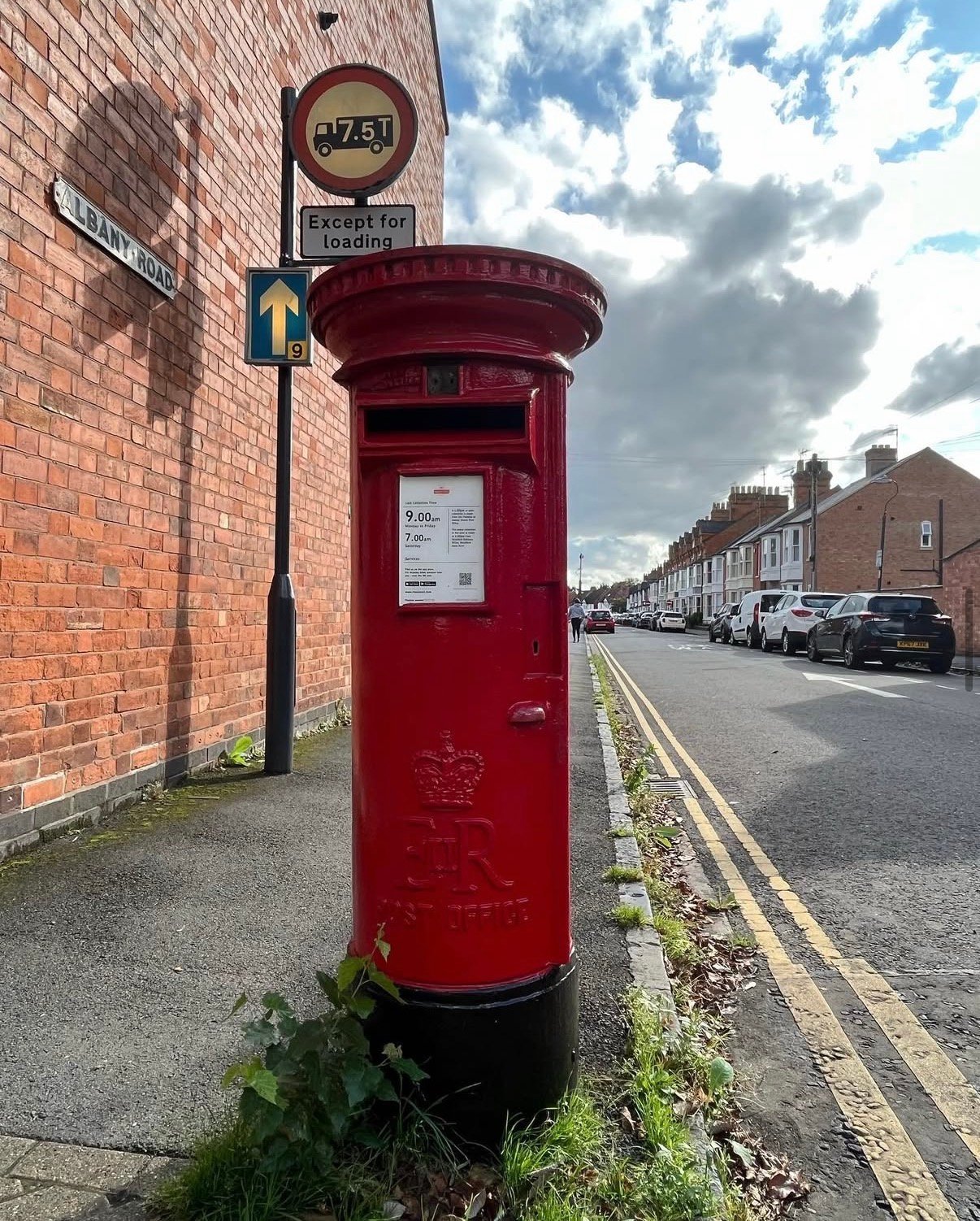 Albany Road, Stratford-upon-Avon, Queen Elizabeth II