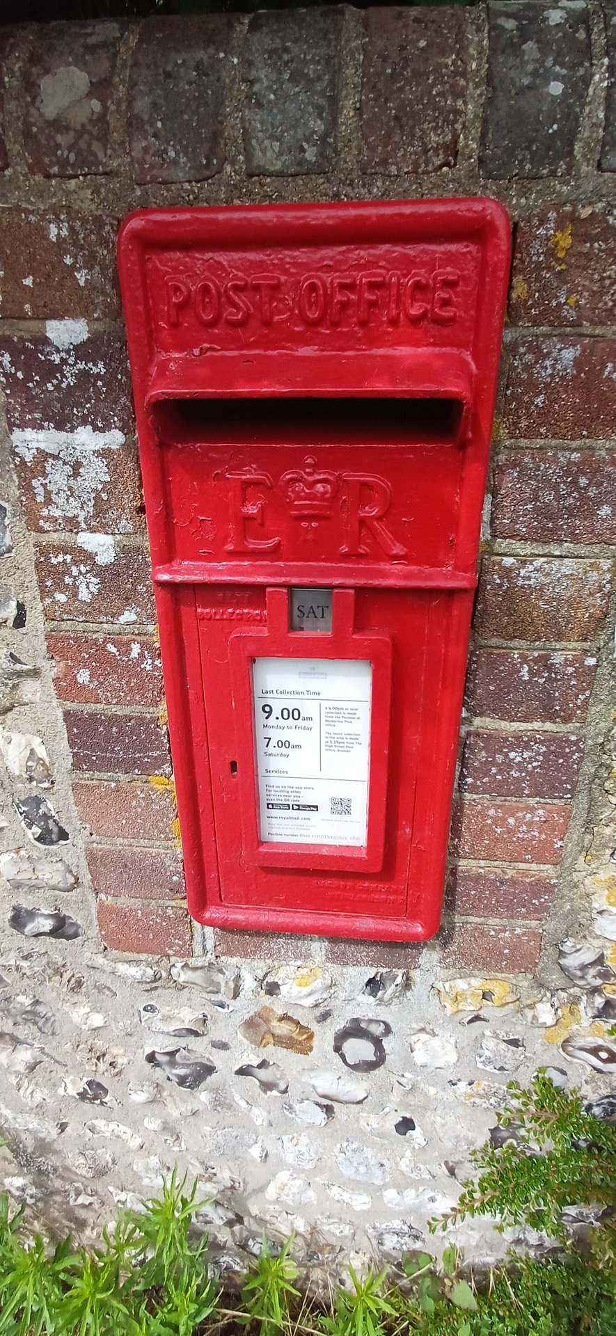 School Hill, Slindon, Queen Elizabeth II
