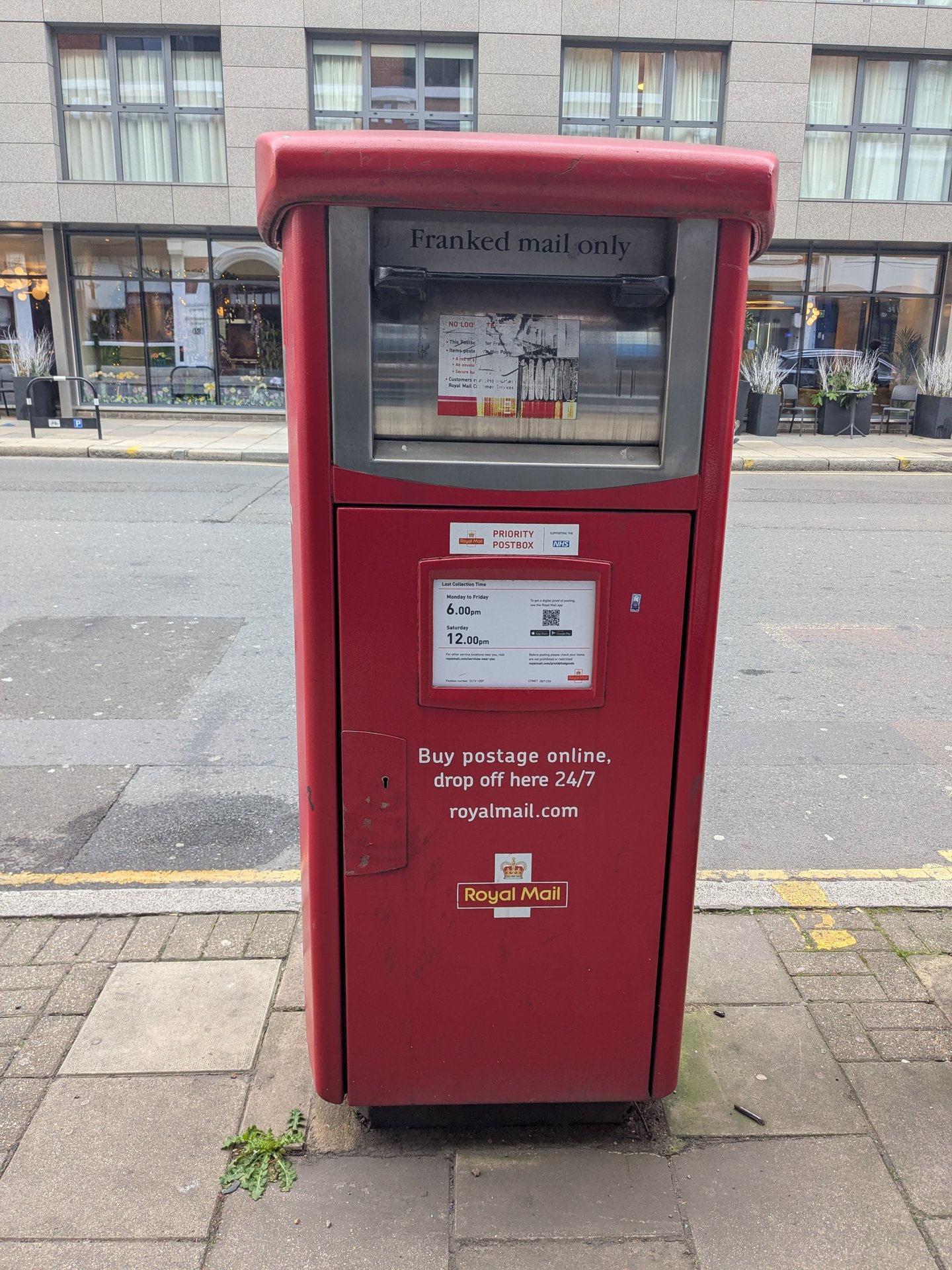 Postbox: Goswell Road, Islington, Greater London, England
