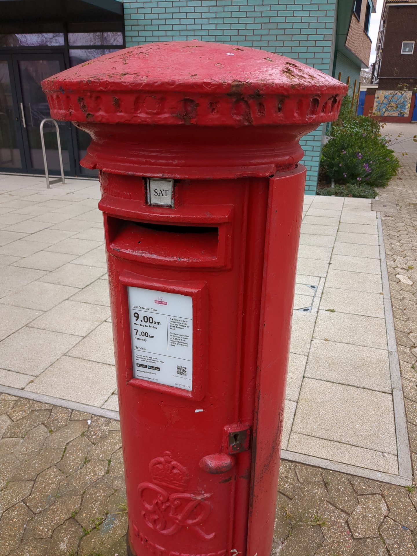Heylyns Square, Bow photo 3
