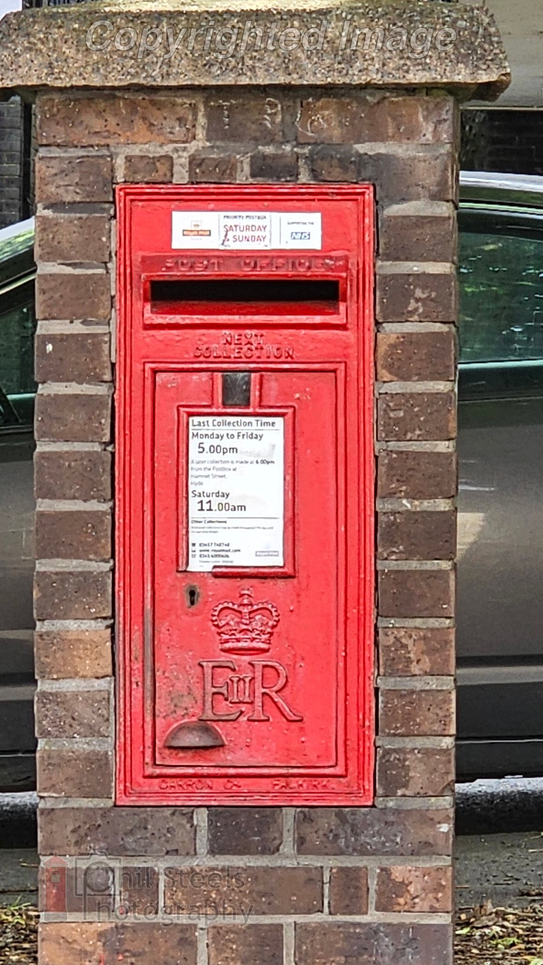Postbox: King Street, Dukinfield, Dukinfield, Greater Manchester