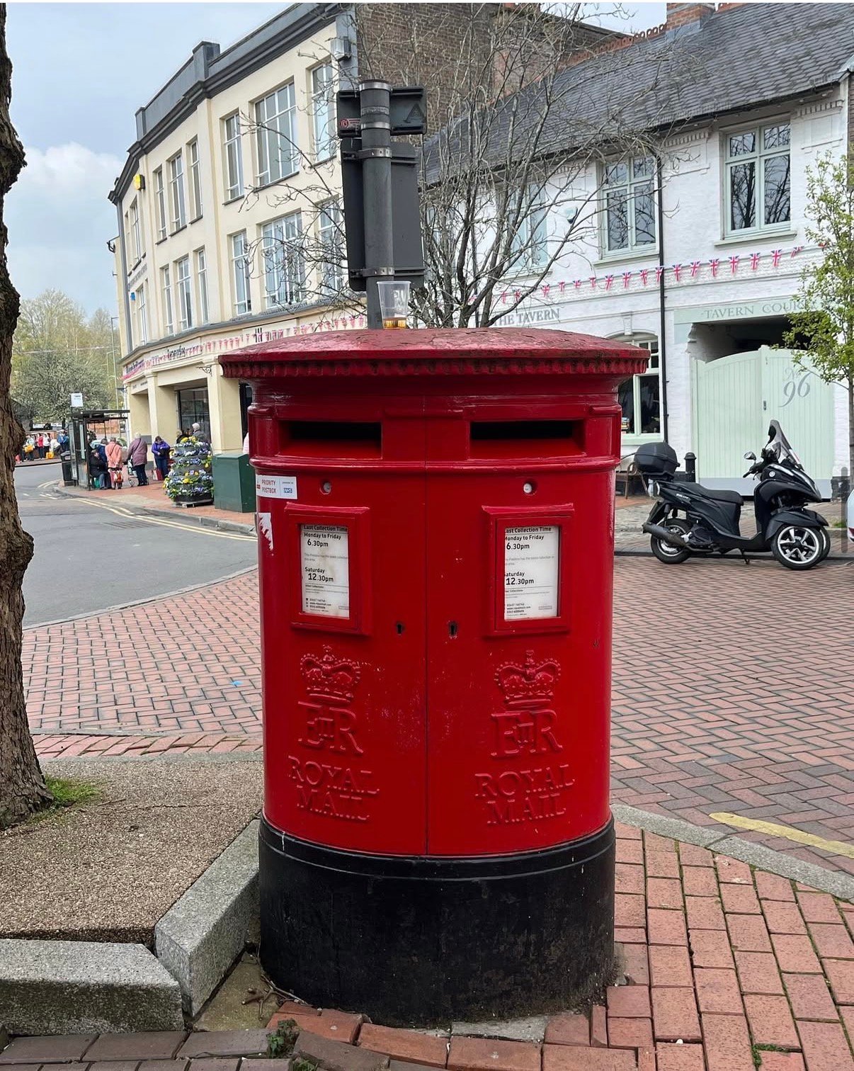 High Street, Chesham, Queen Elizabeth II
