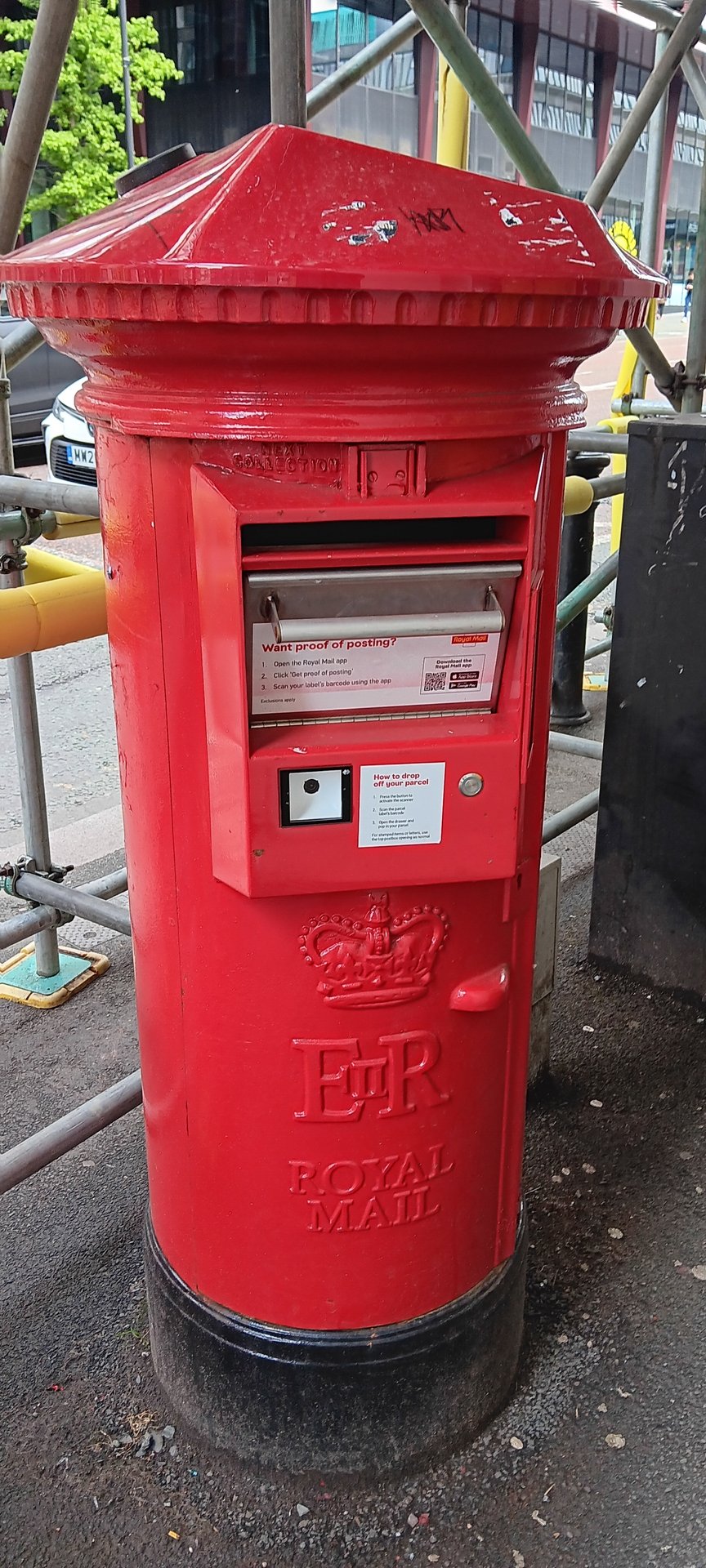 Oxford Road, Manchester, Queen Elizabeth II