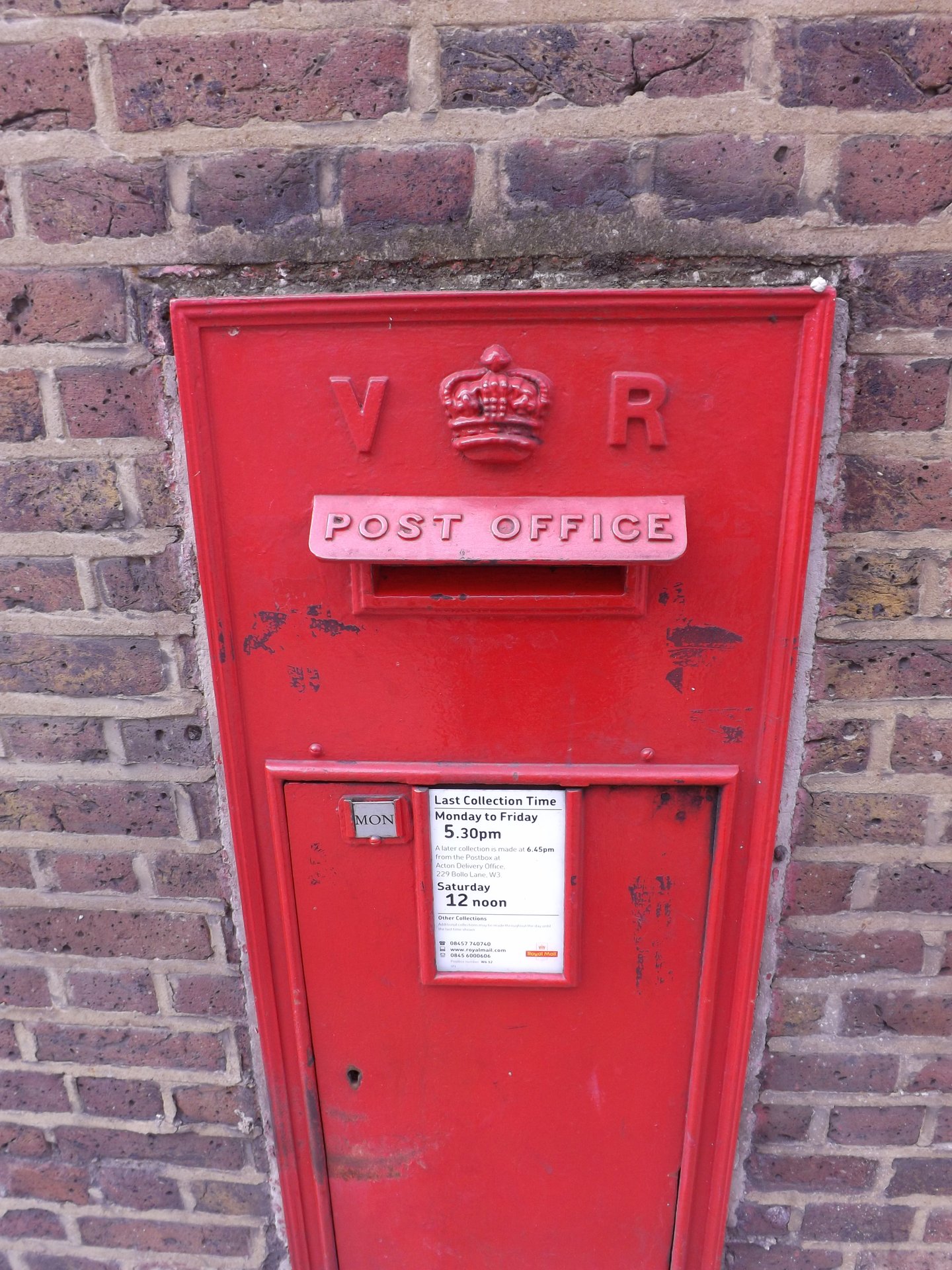 Hammersmith Road, Greater London photo 2