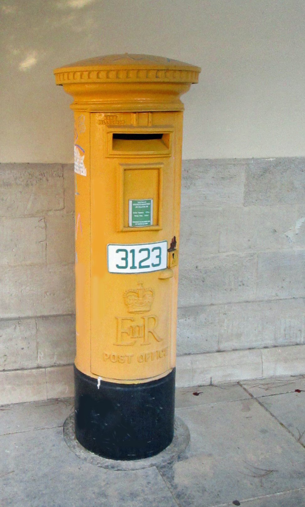 Themidos, Limassol, Queen Elizabeth II