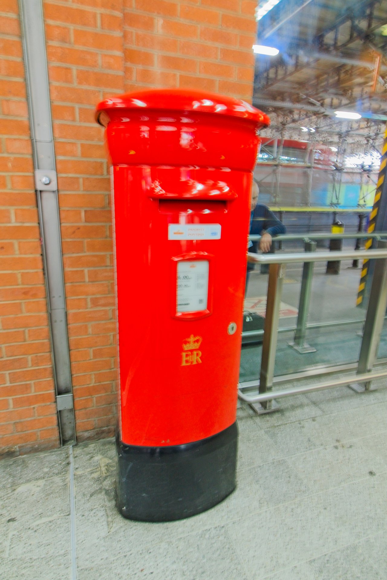 Cab Road, Greater London, Queen Elizabeth II