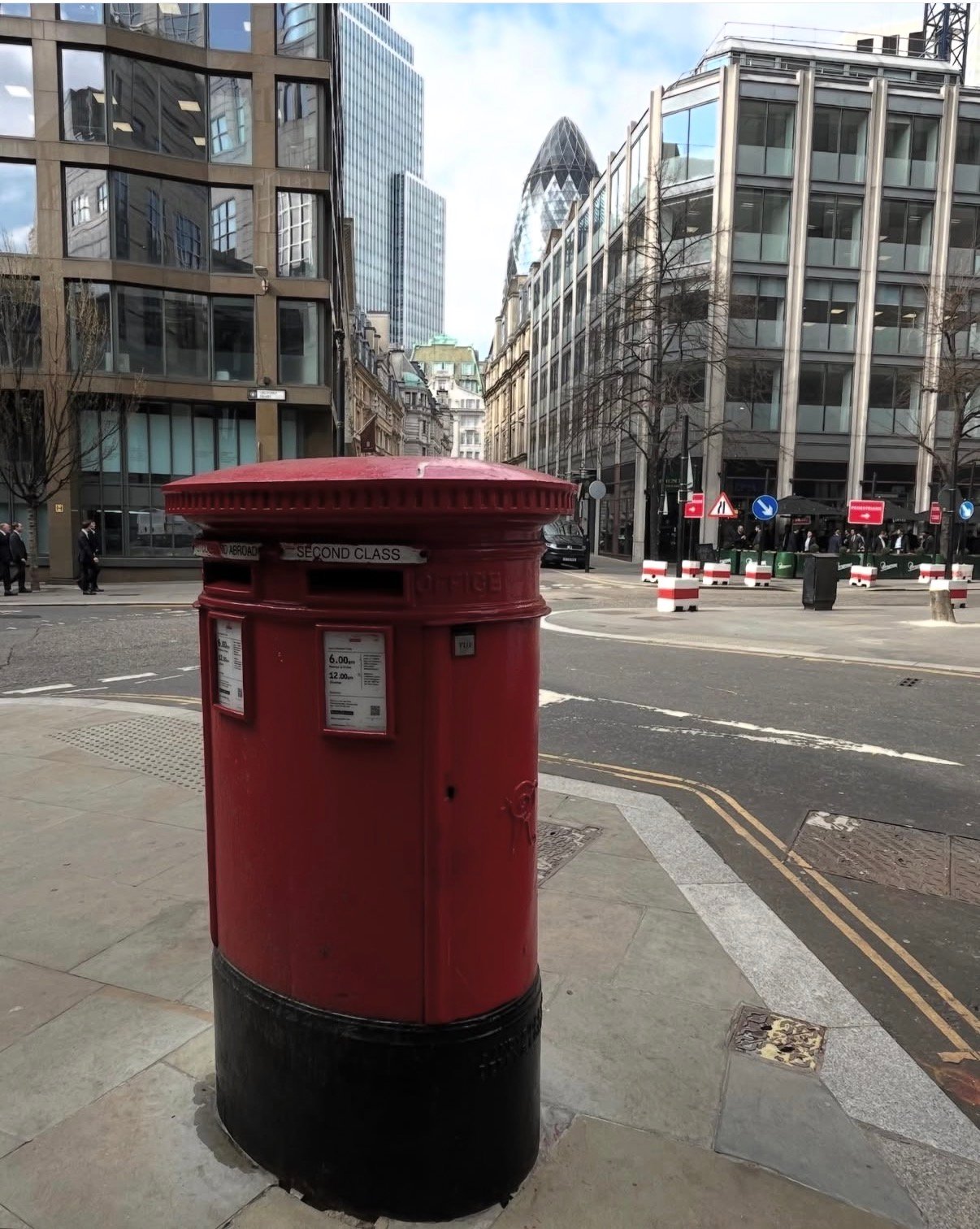 Crosswall, City of London, Queen Victoria