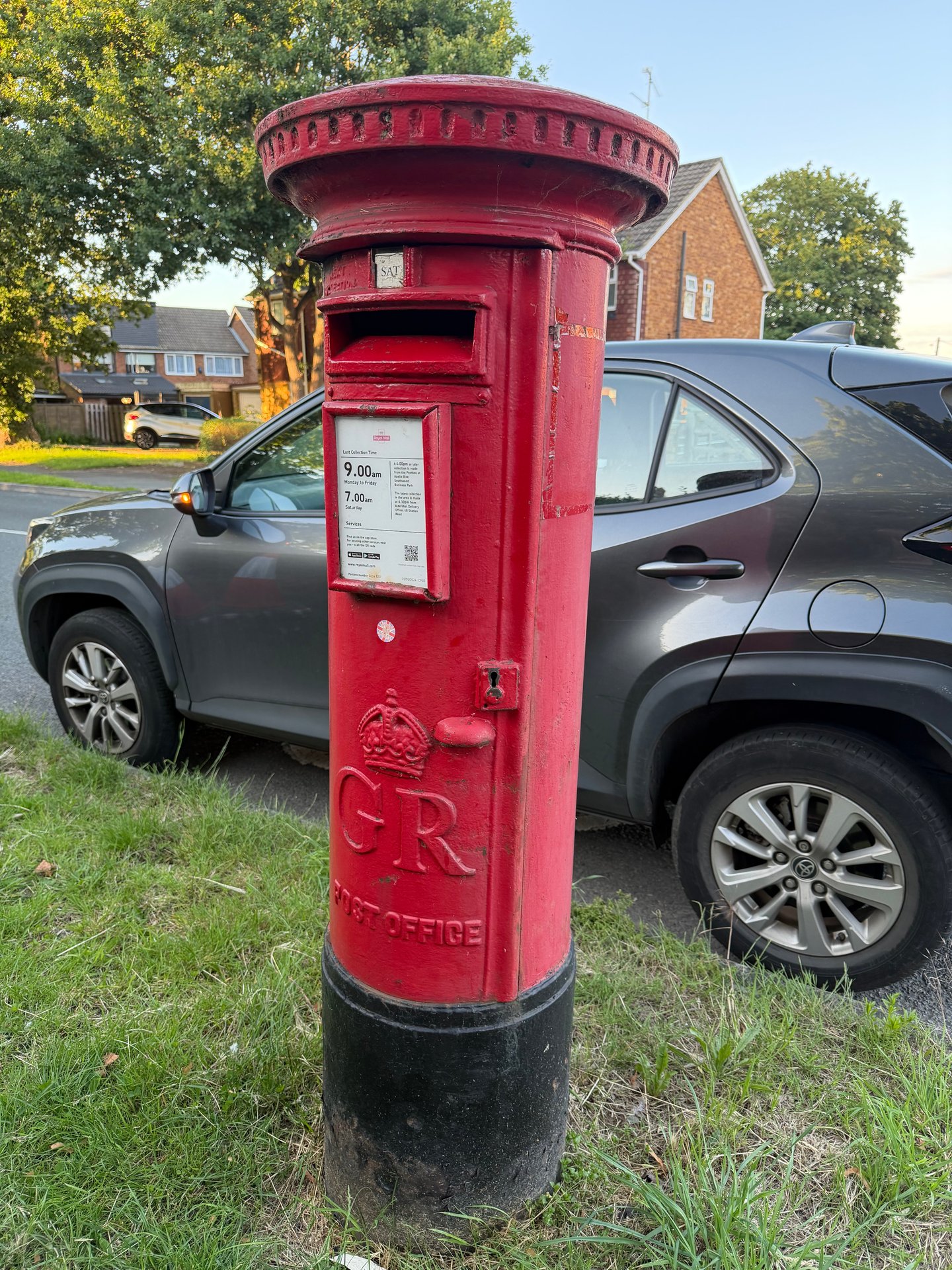 Postbox: Southwood Road, Farnborough, Farnborough, Hampshire