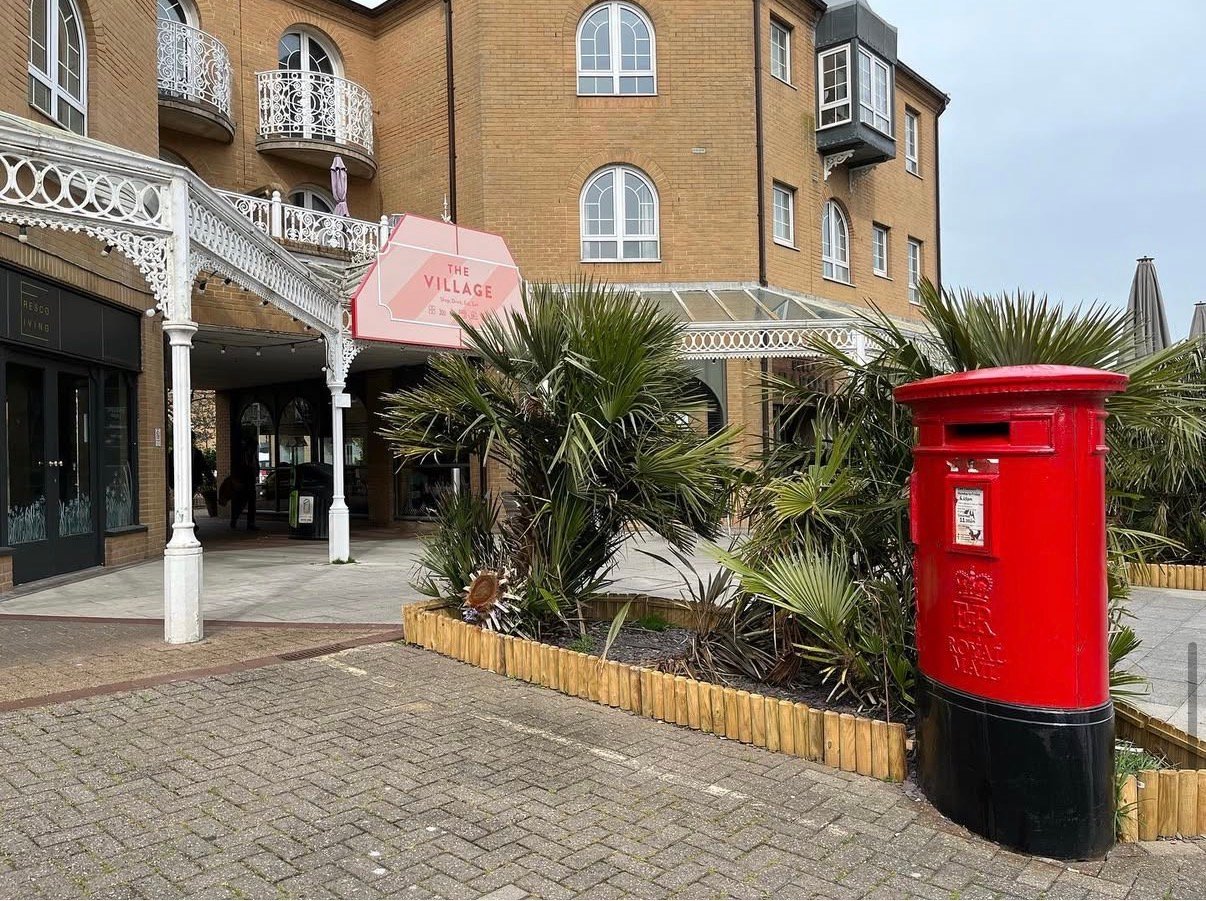 The Strand, Brighton, Queen Elizabeth II