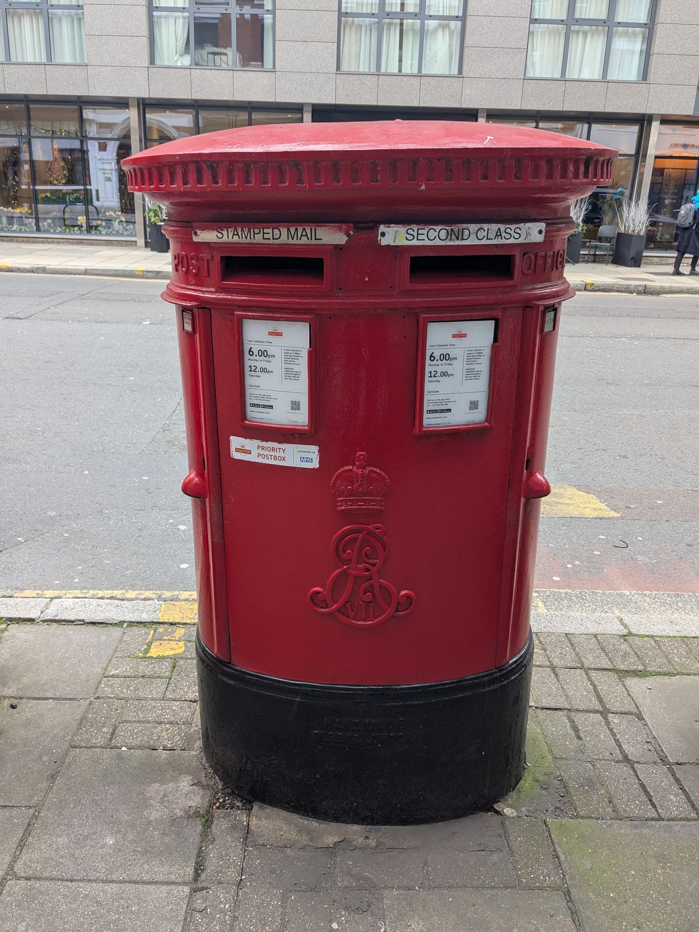Postbox: Goswell Road, Islington, Greater London, England