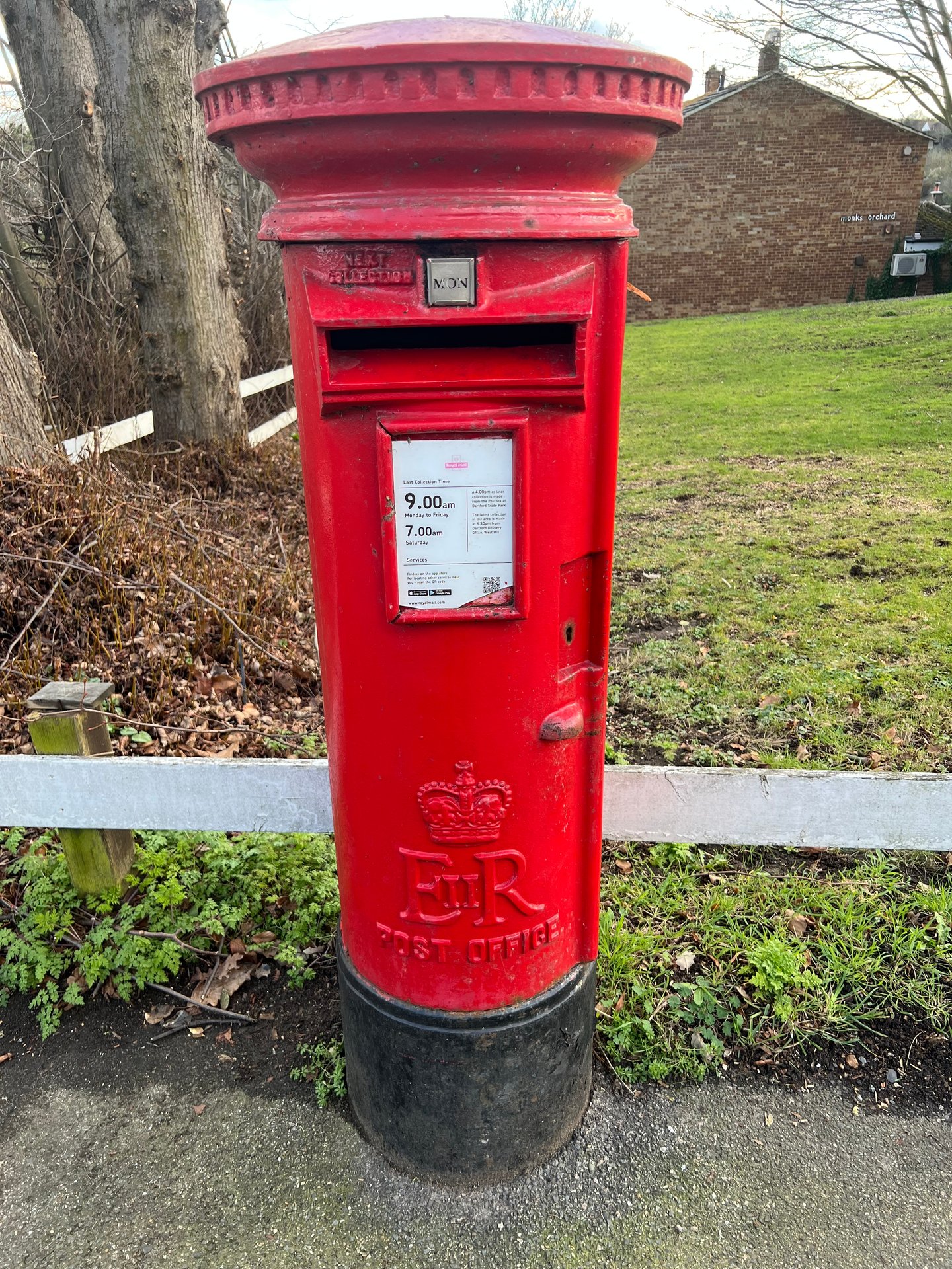 Oakfield Lane, Dartford photo 2