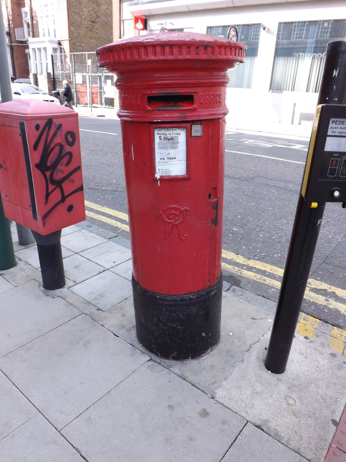Victoria Road, Greater London photo 7