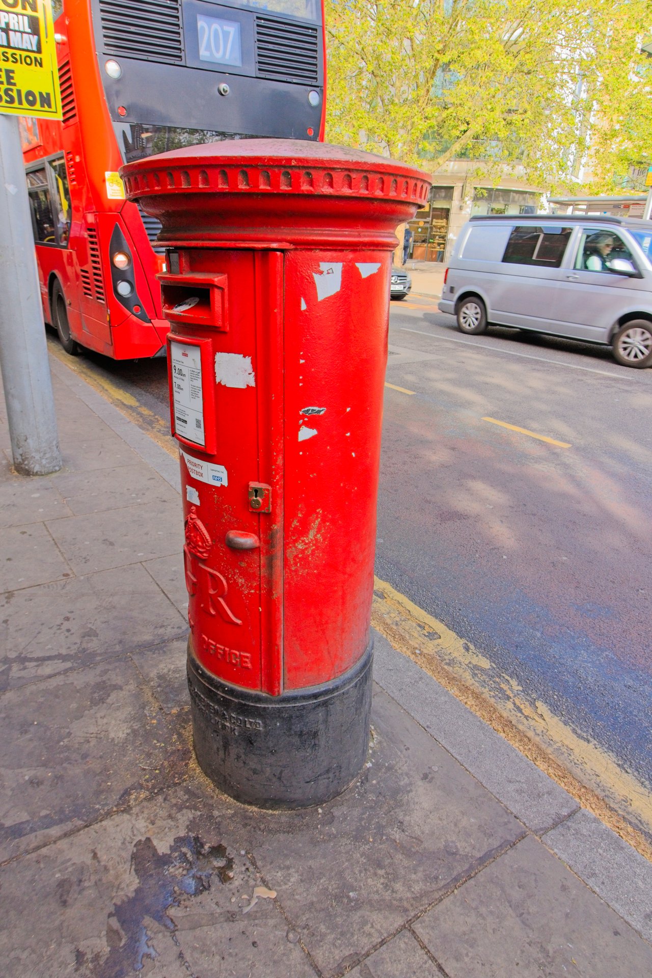 New Broadway, Greater London photo 4