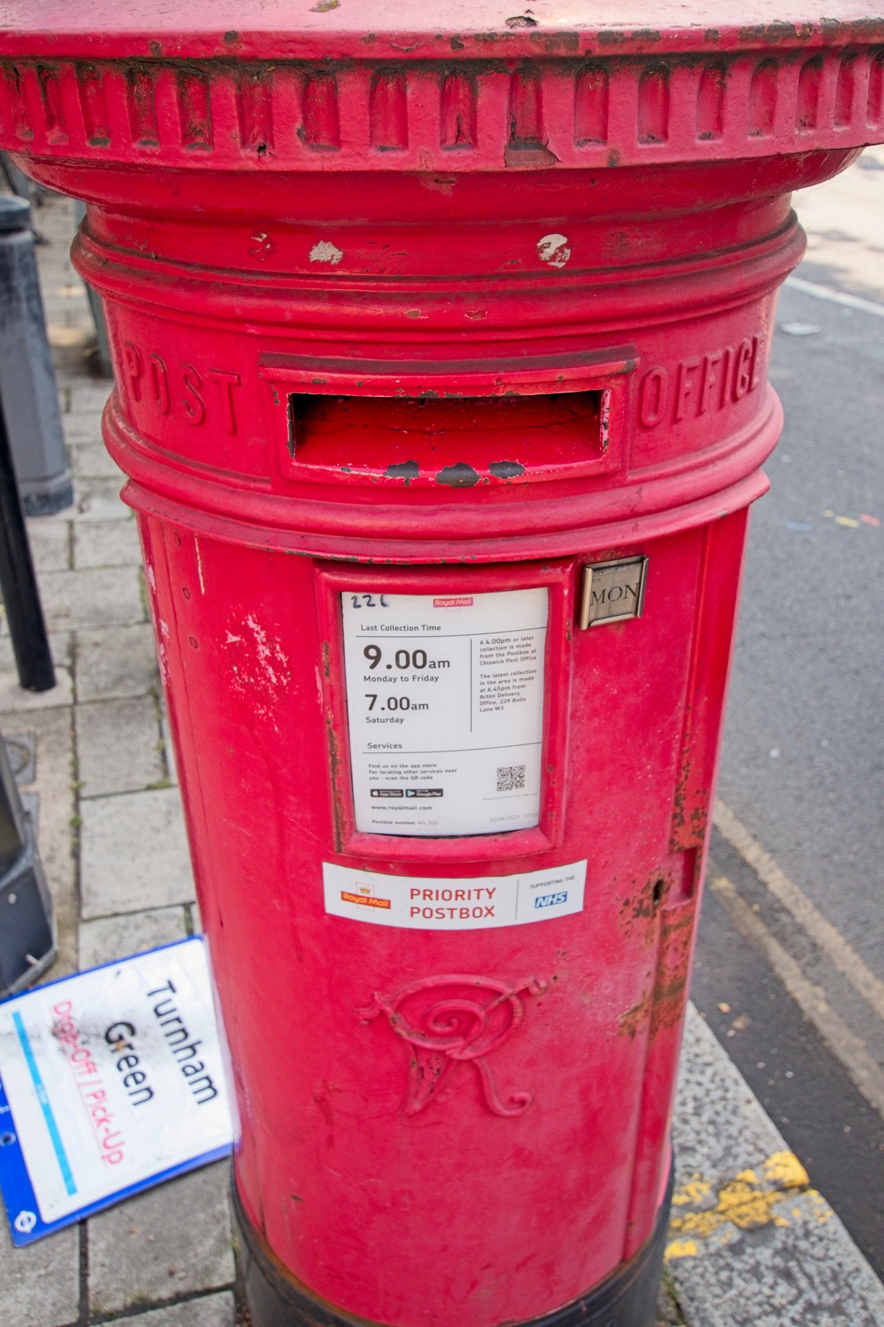 Chiswick High Road, Greater London photo 4