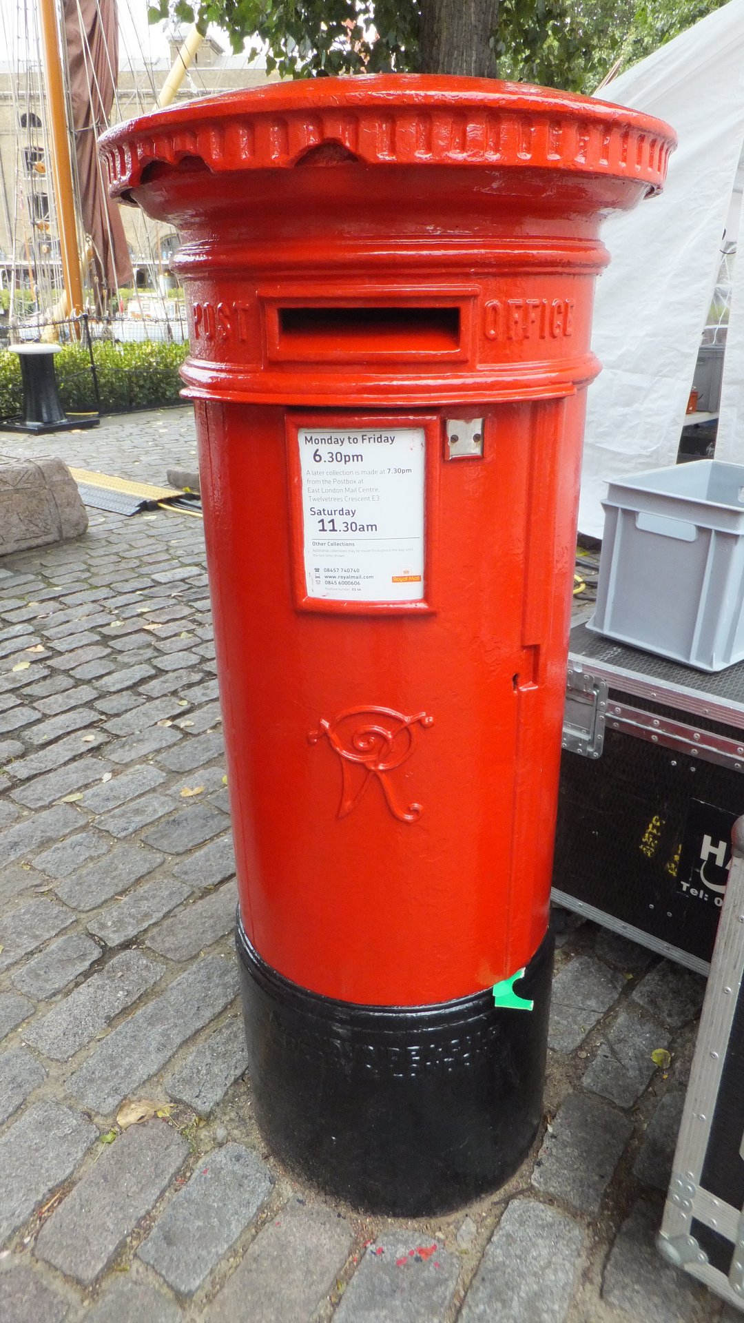 St. Katharine's Way, Greater London photo 4