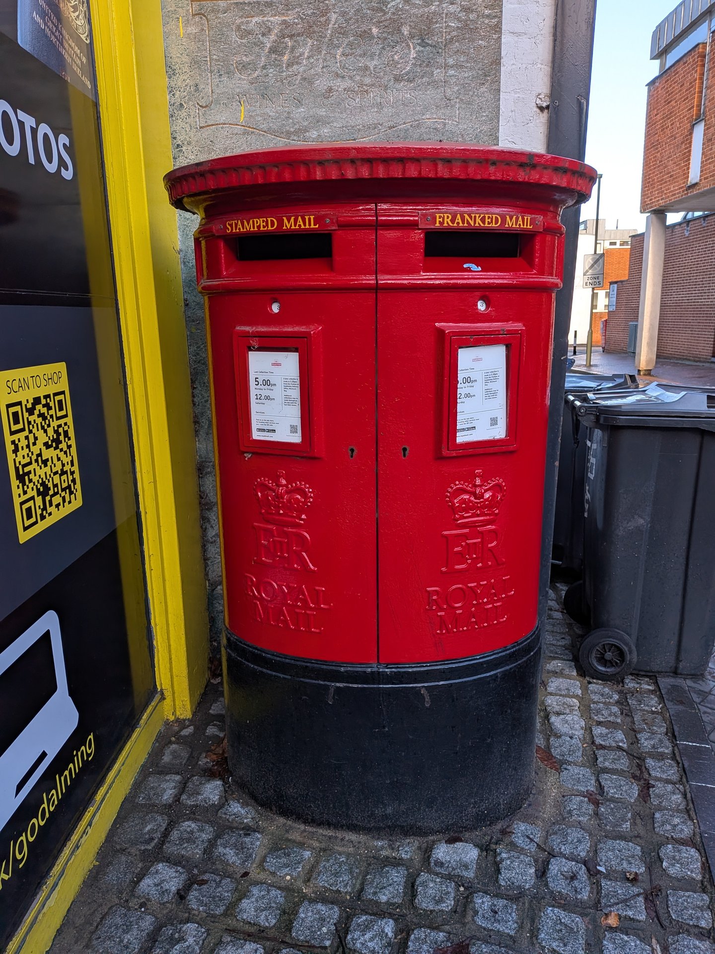 High Street, Crownpits, Queen Elizabeth II