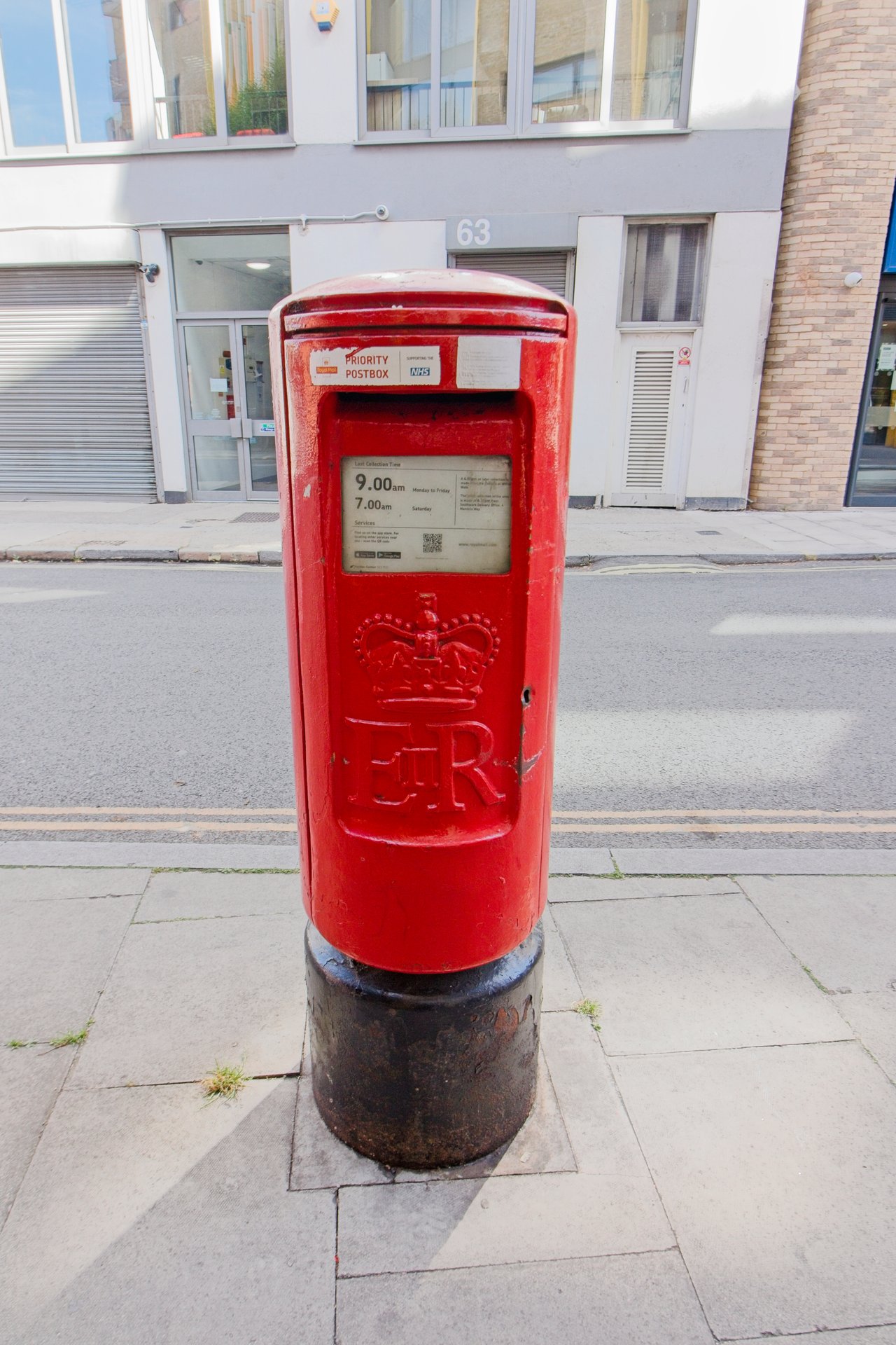 Postbox: Tanner Street, Greater London, Southwark, Greater London