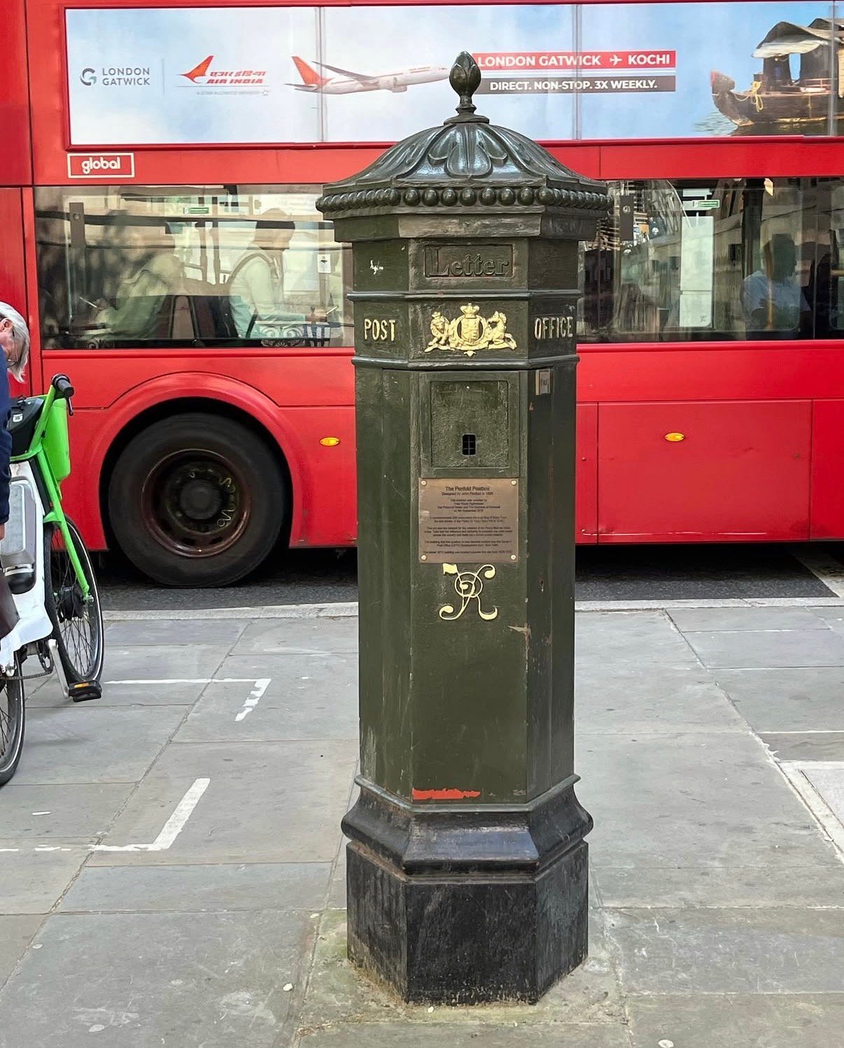 Angel Street, City of London, Queen Victoria