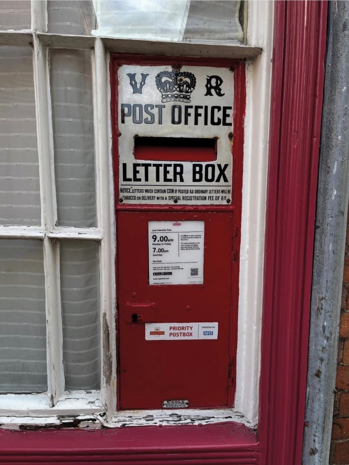 Ludlow wall box (Pattern Wall, cast front), Queen Victoria cipher. Kingsgate Street, Winchester. Listed manufacturer E. Cole.