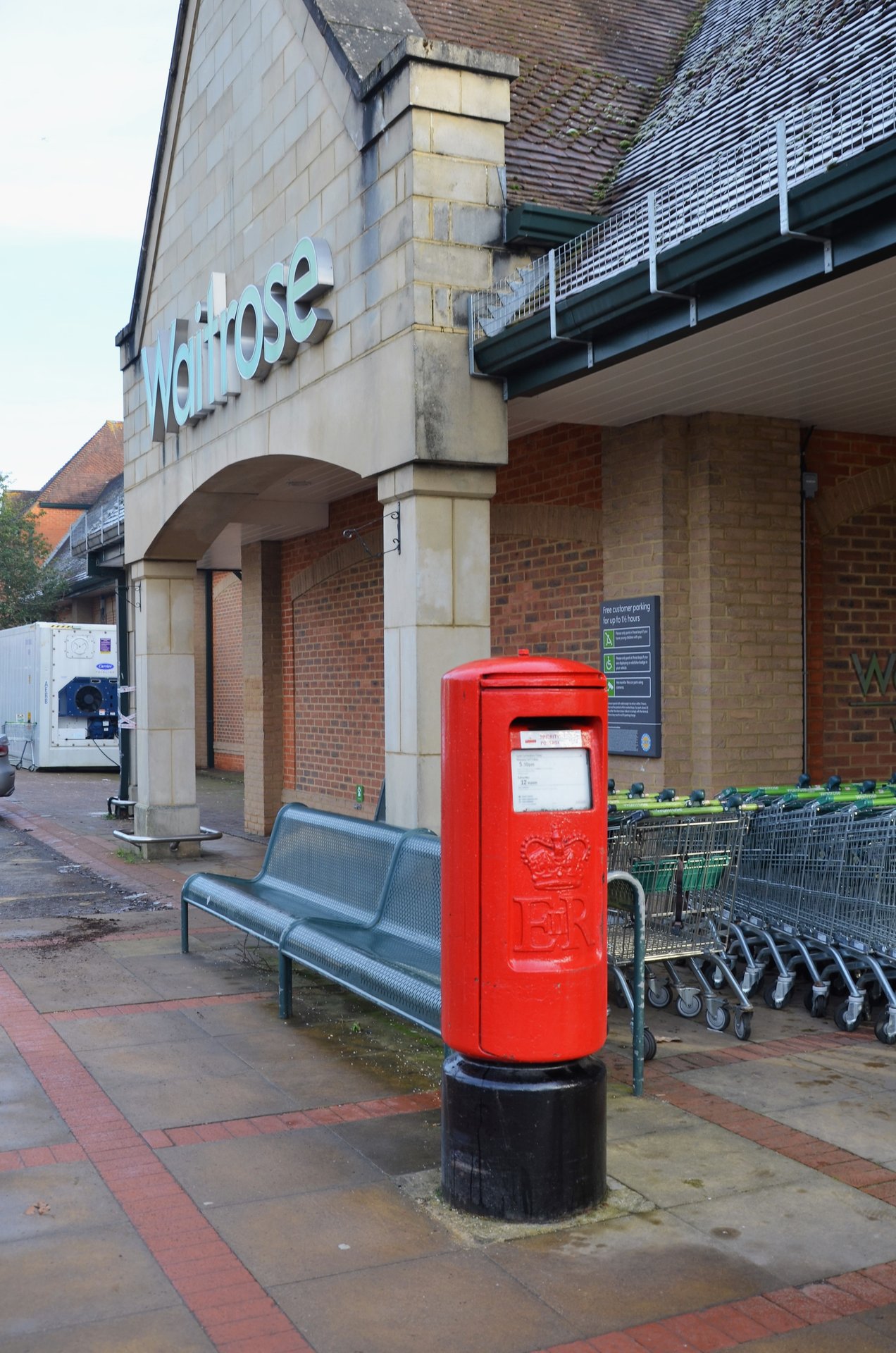 Old Row Court, Wokingham, Queen Elizabeth II