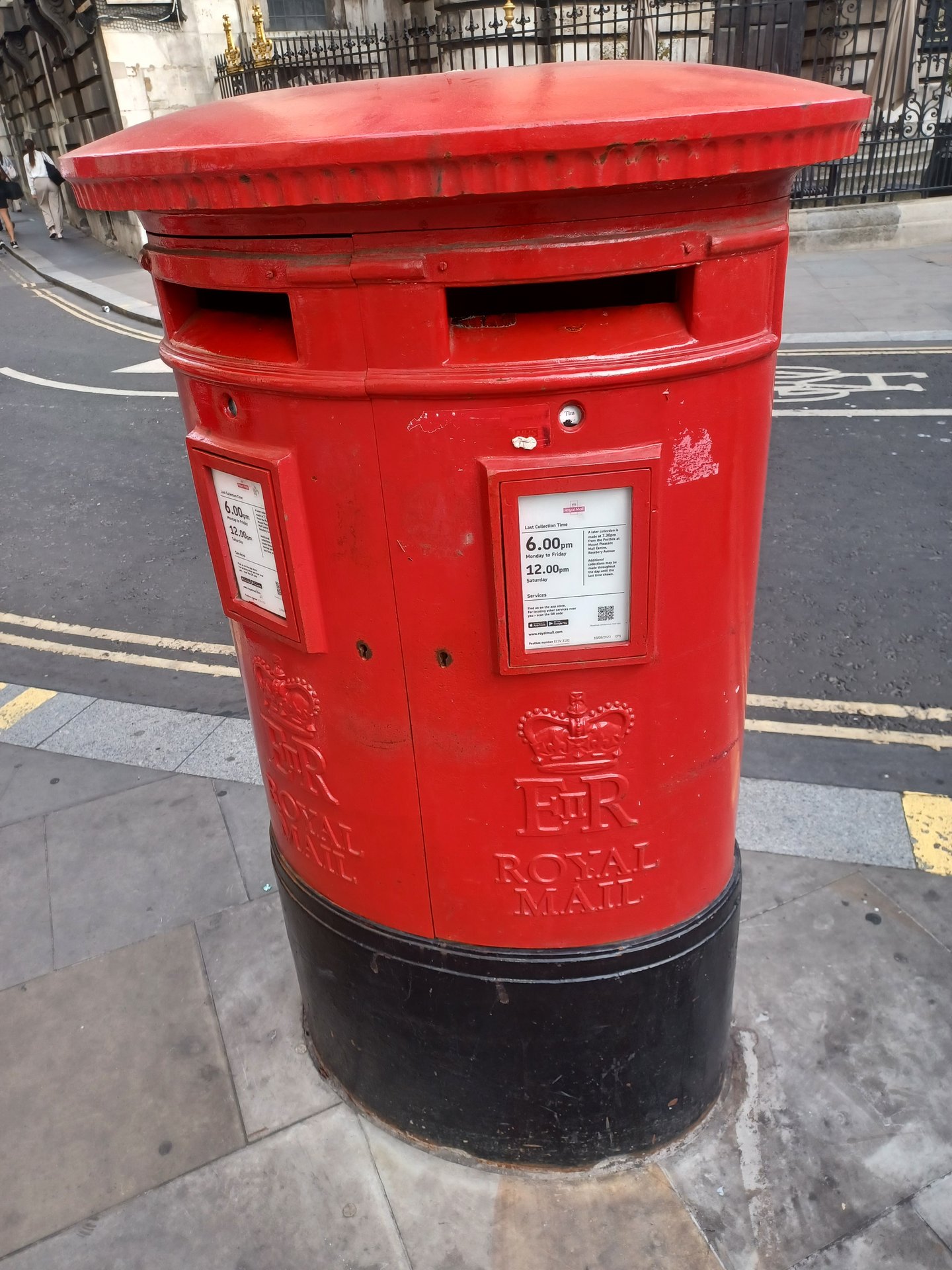 Lombard Street, City of London photo 2