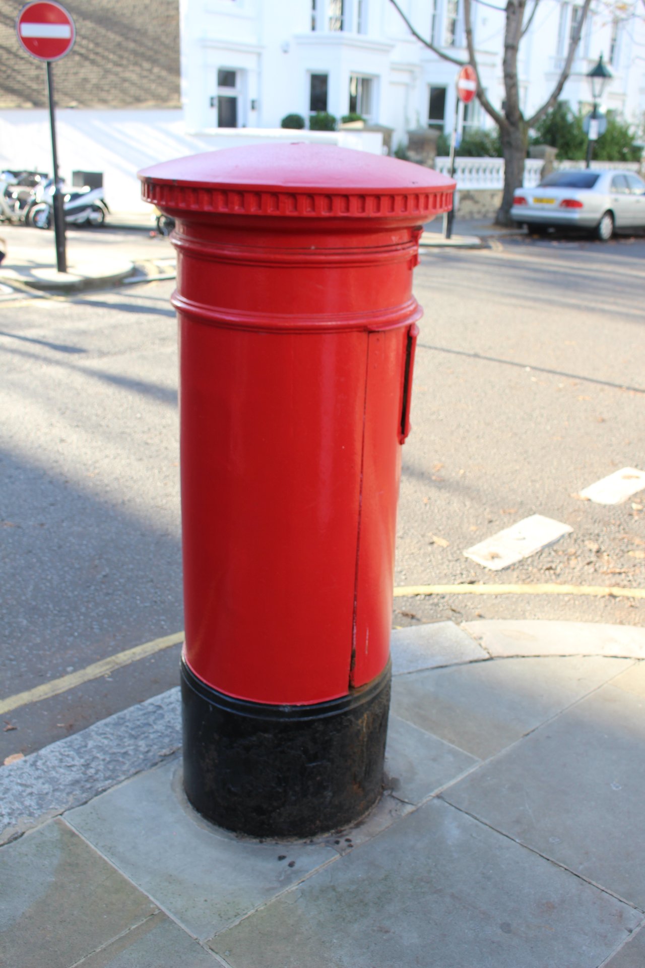Brunswick Gardens, Greater London photo 4