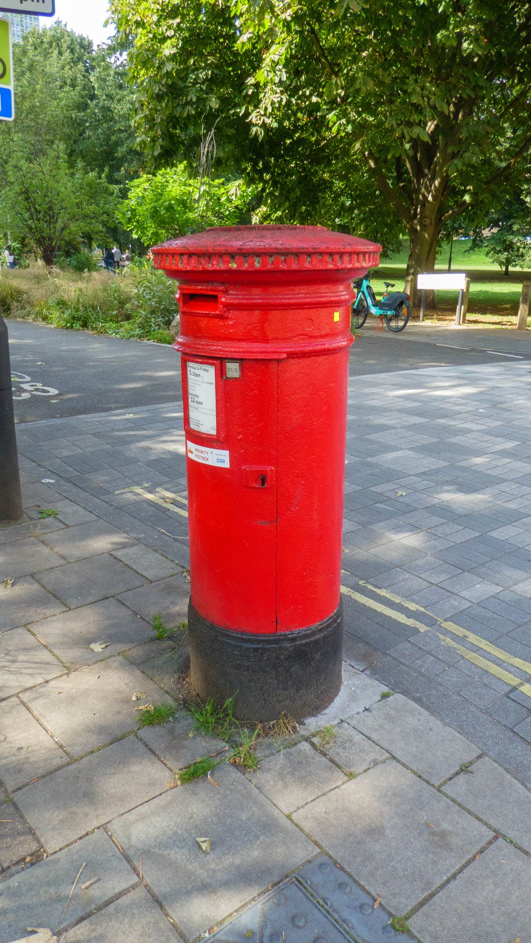 Vauxhall Walk, Greater London photo 2