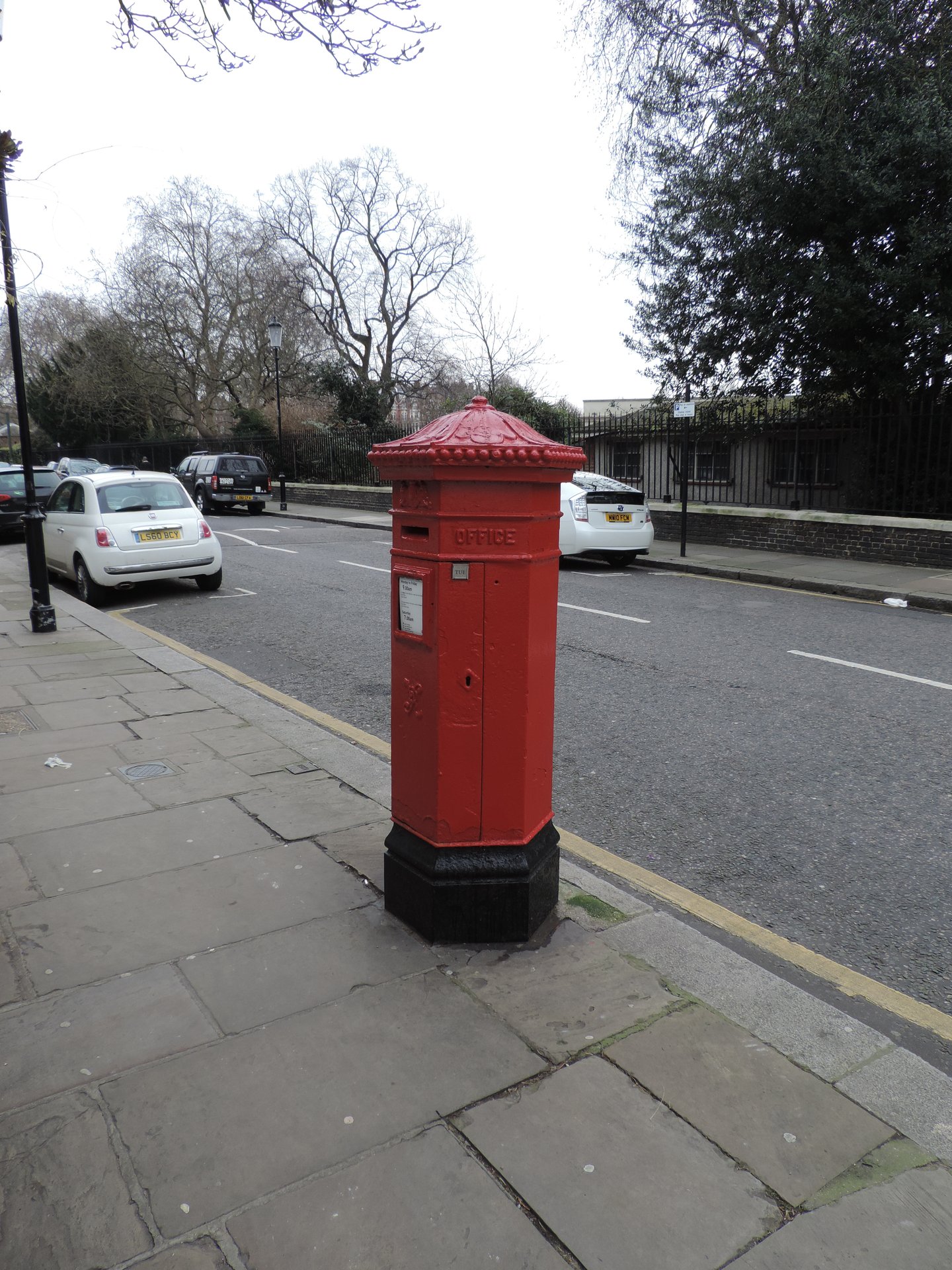 St. Leonard's Terrace, Greater London photo 2