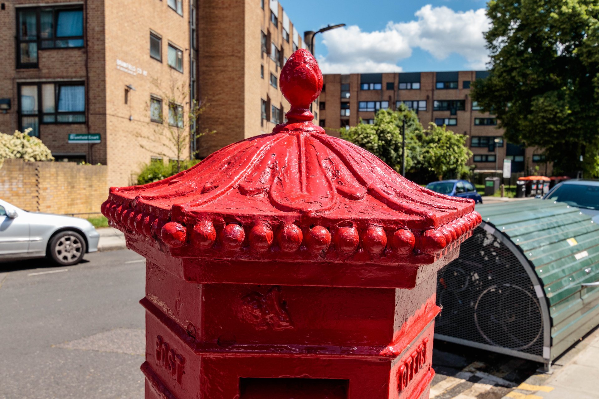 Queen's Drive, Greater London photo 2