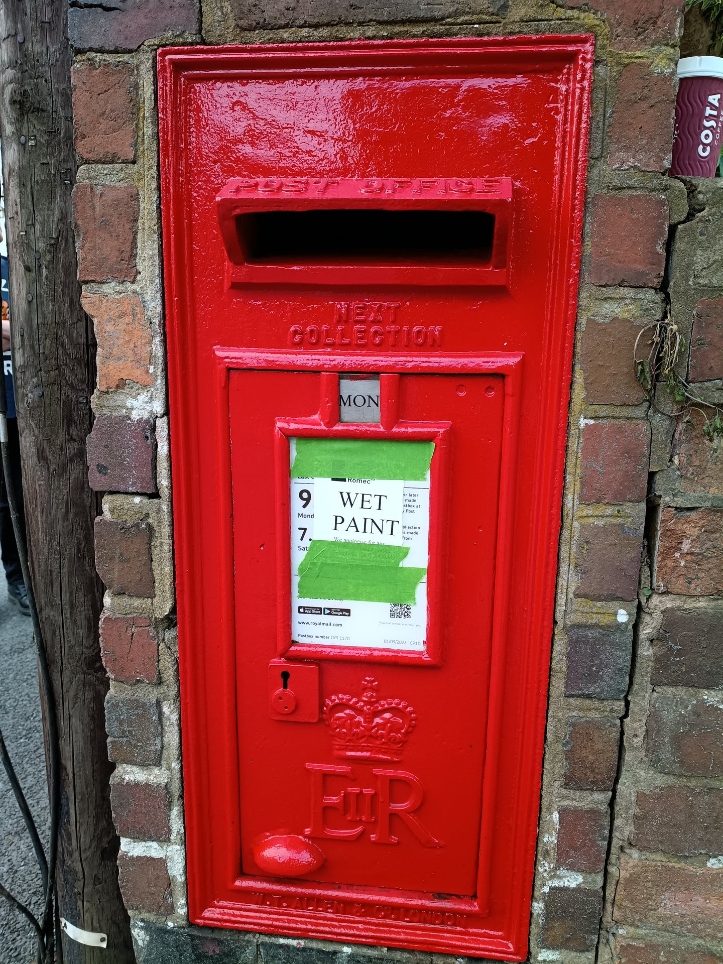 Postbox: Bromsgrove Road, Clent, Clent, Worcestershire