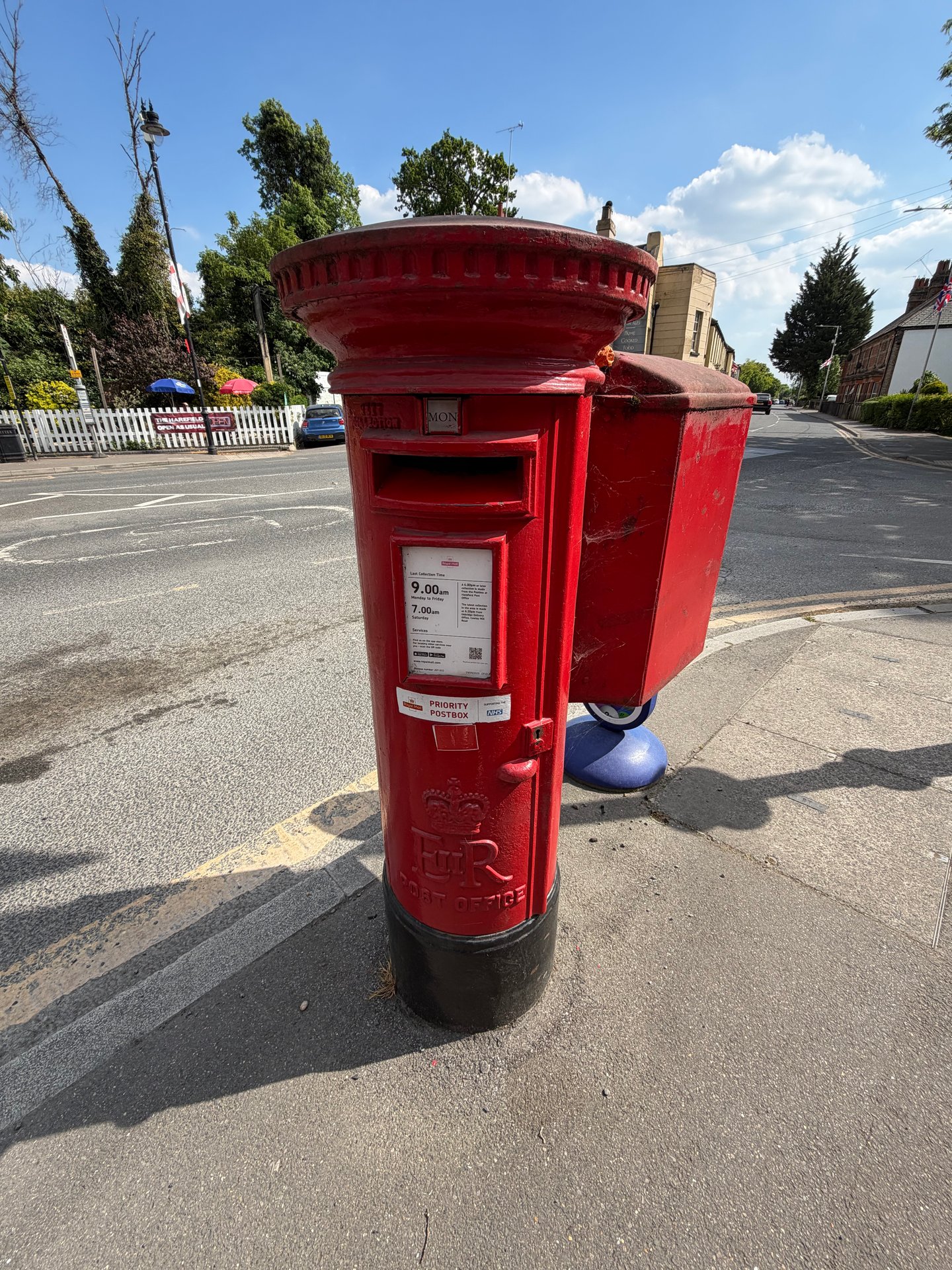 High Street, Harefield photo 2