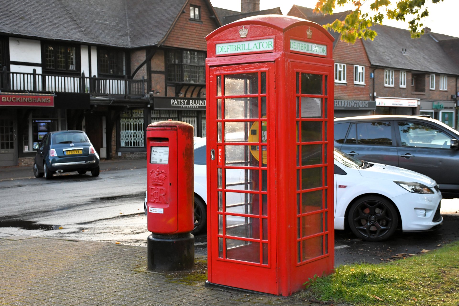Station Approach, Virginia Water, Queen Elizabeth II