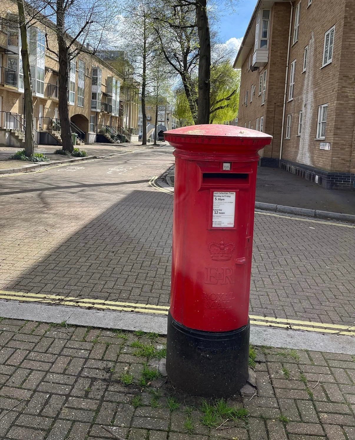 Commercial Dock Passage, Greater London, Queen Elizabeth II