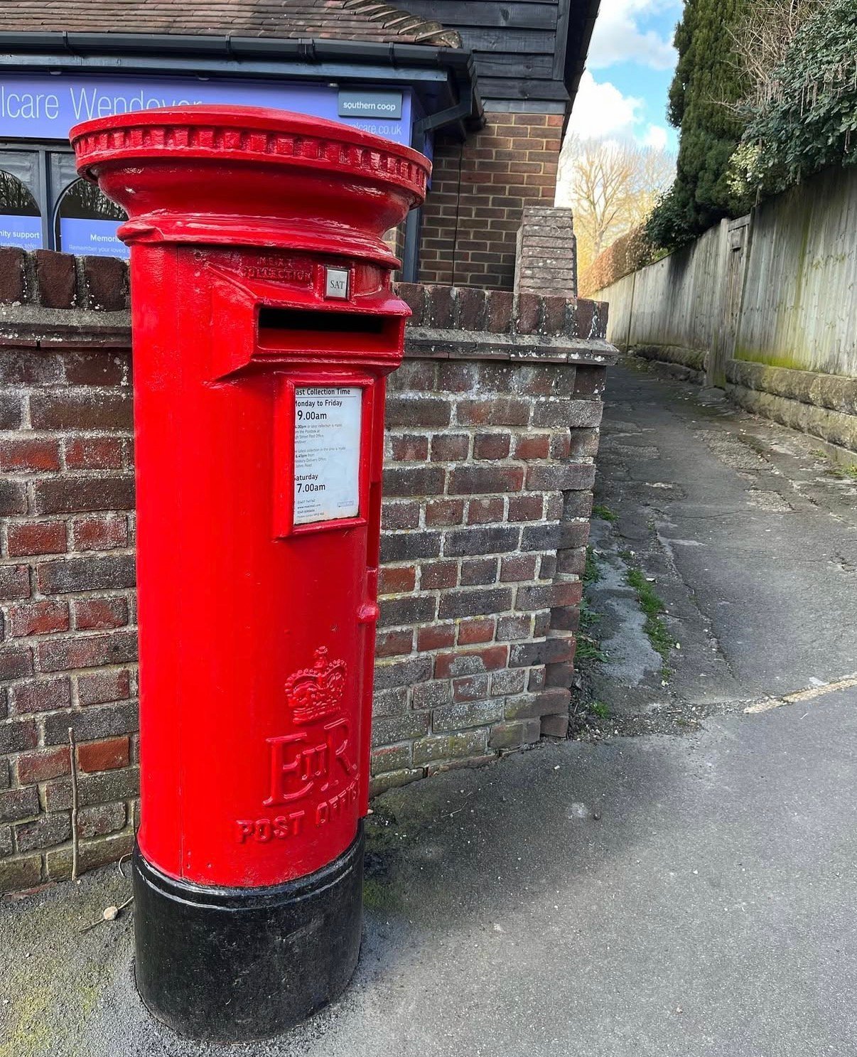 Tring Road, Wendover, Queen Elizabeth II