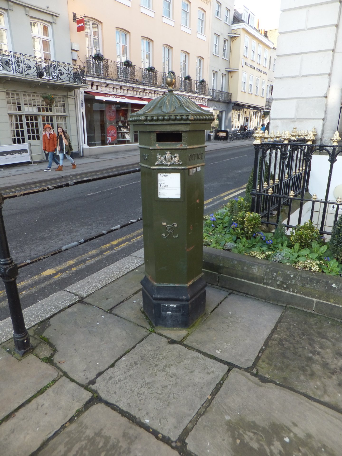 High Street, Windsor photo 5