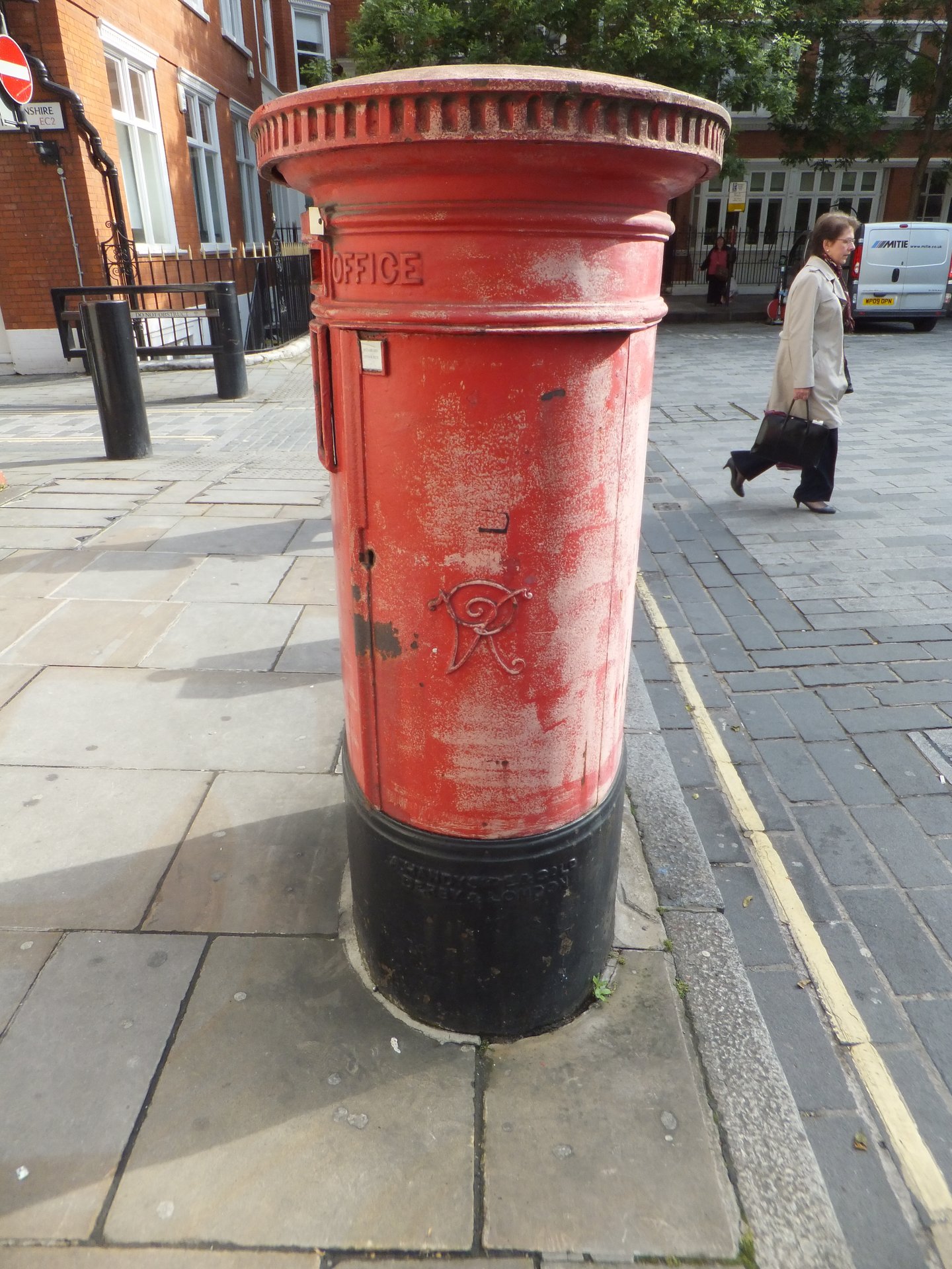 Devonshire Square, City of London photo 6