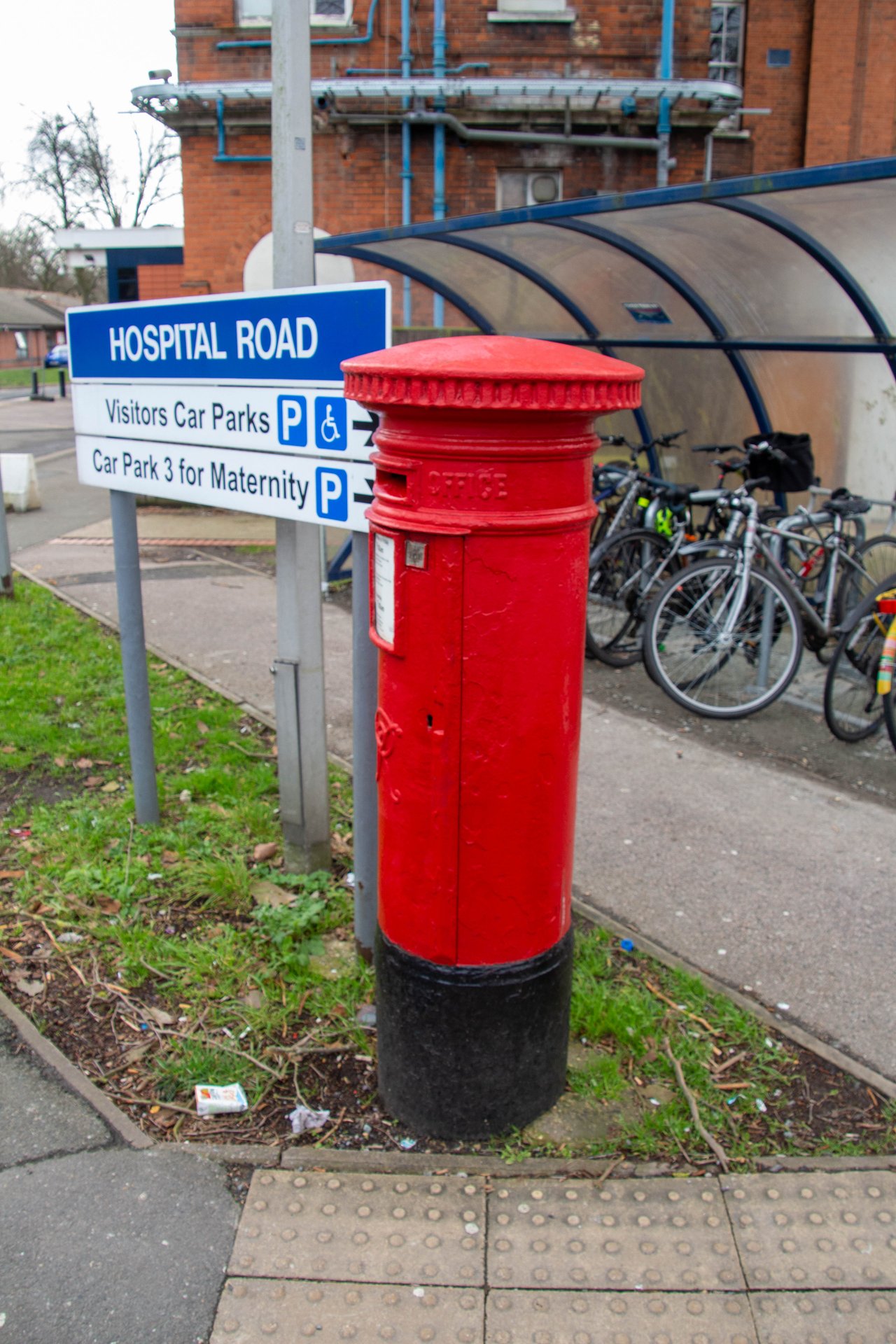 Hospital Road, Greater London photo 4