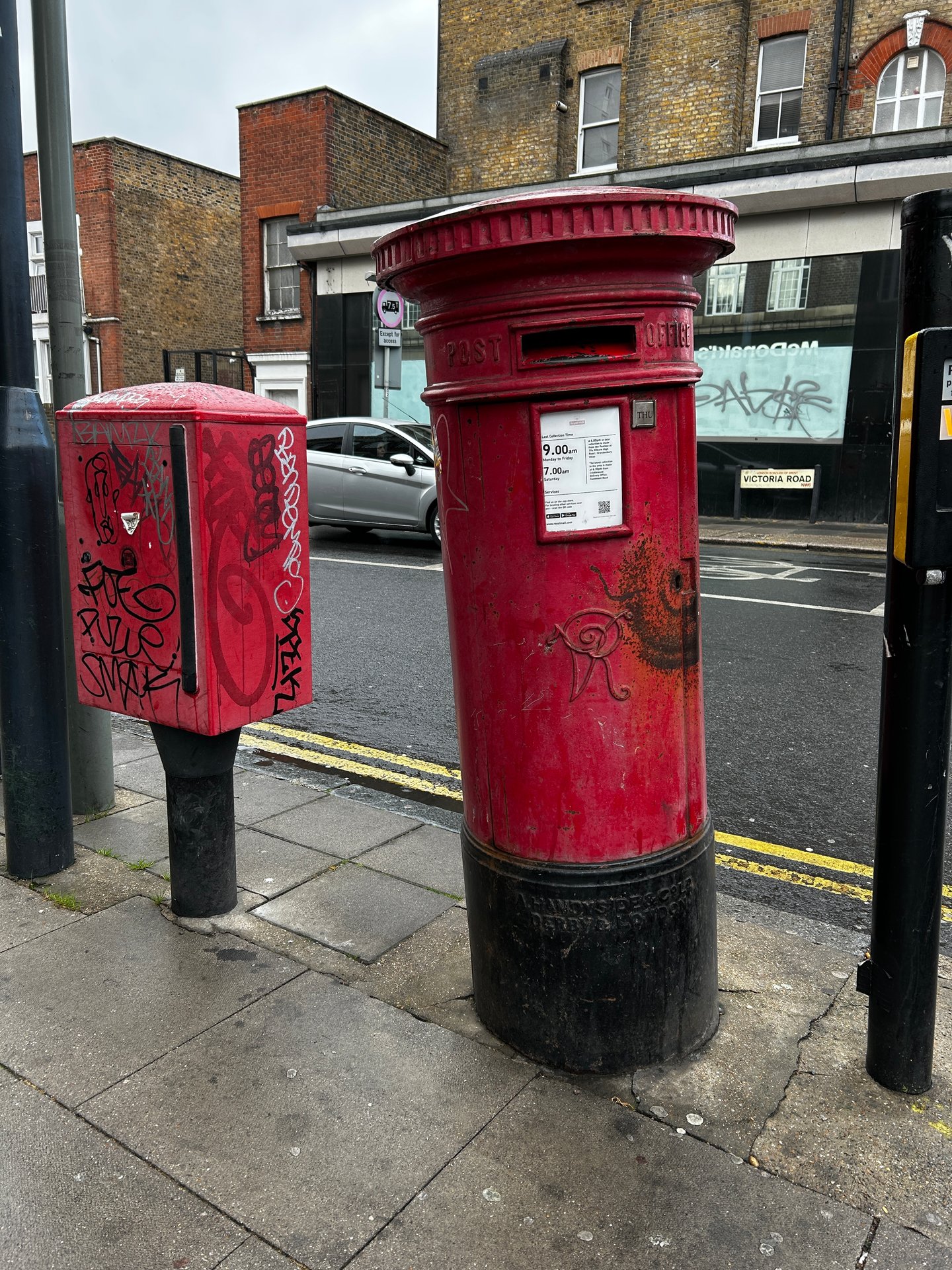 Victoria Road, Greater London photo 8