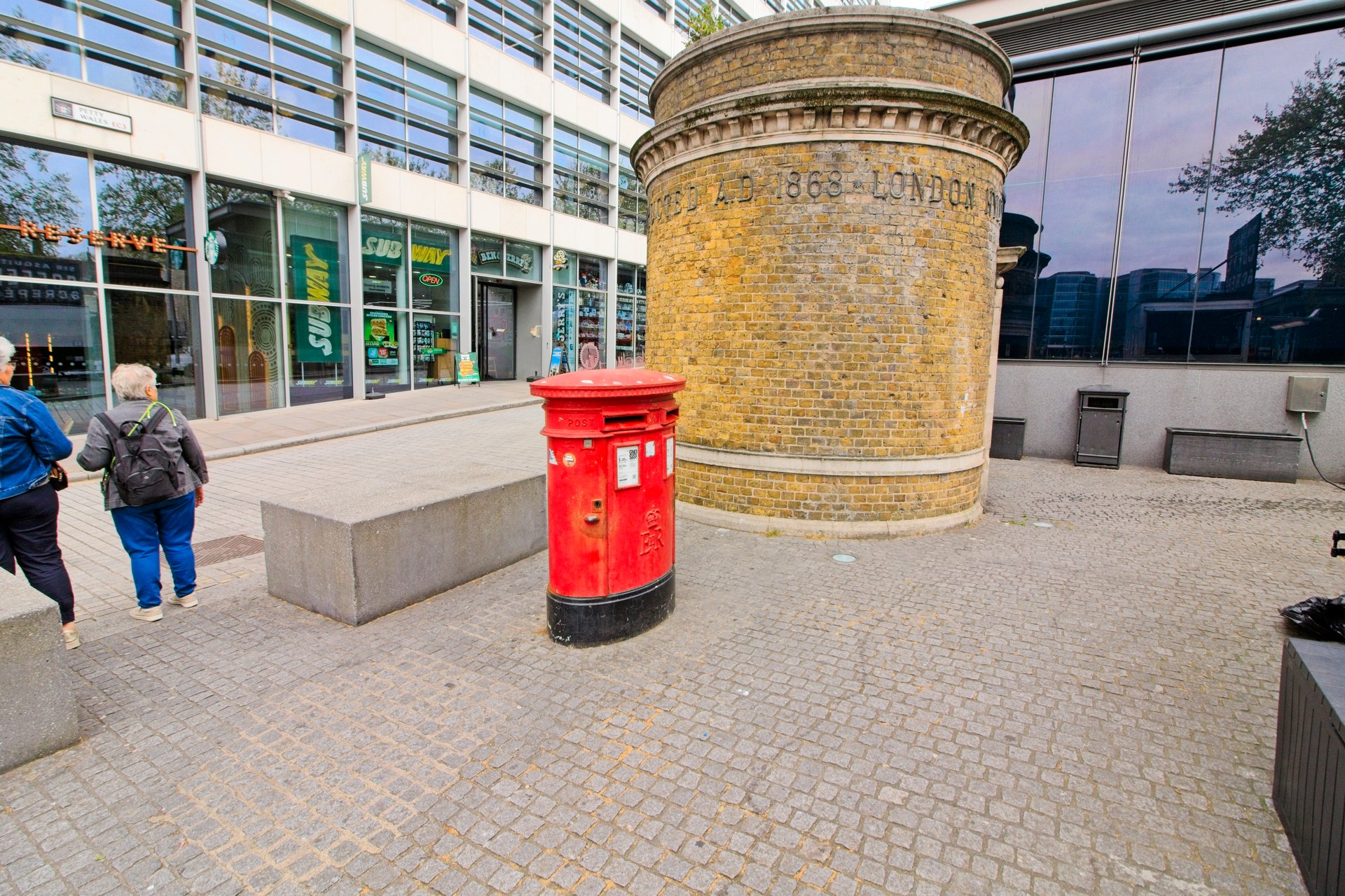 Petty Wales, Greater London photo 2