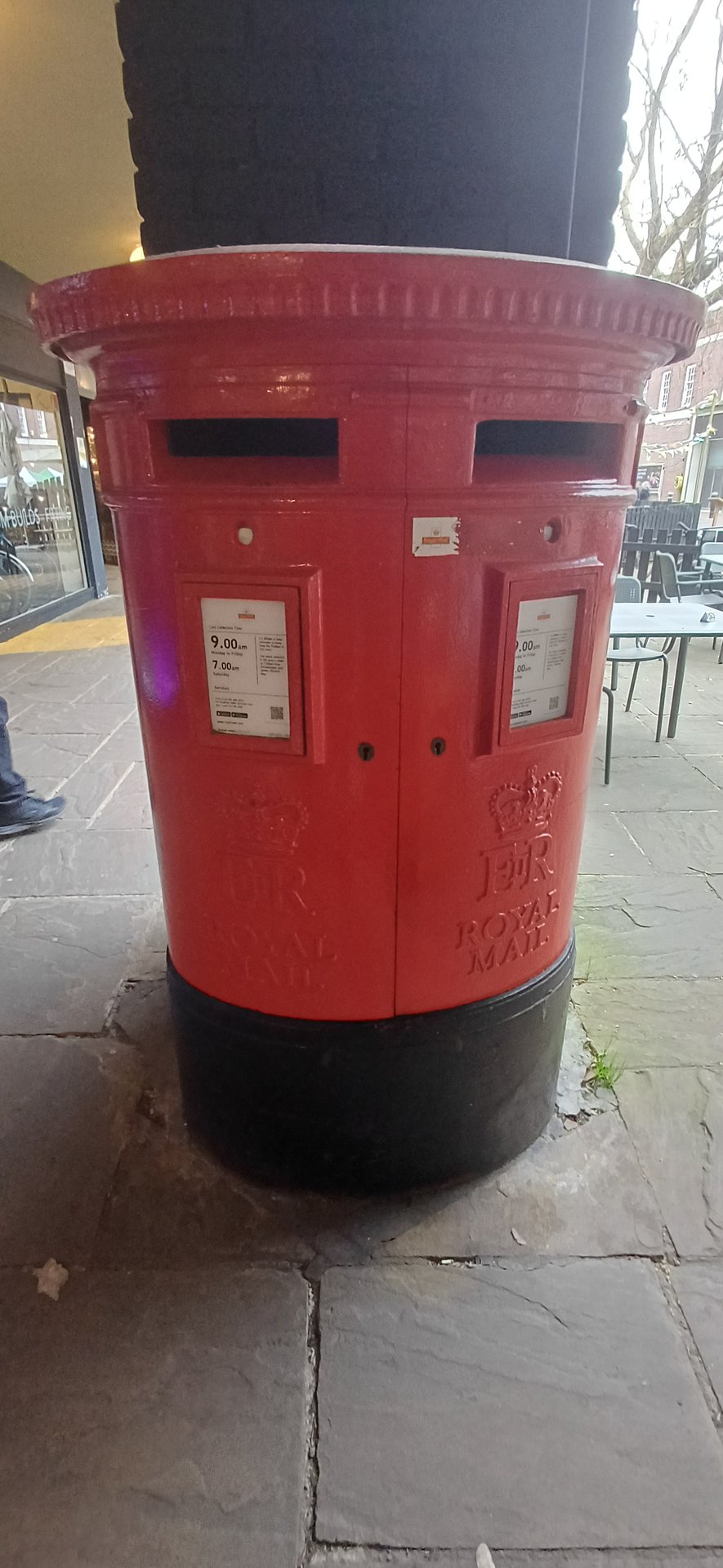 Middle Brook Street, Winchester, Queen Elizabeth II