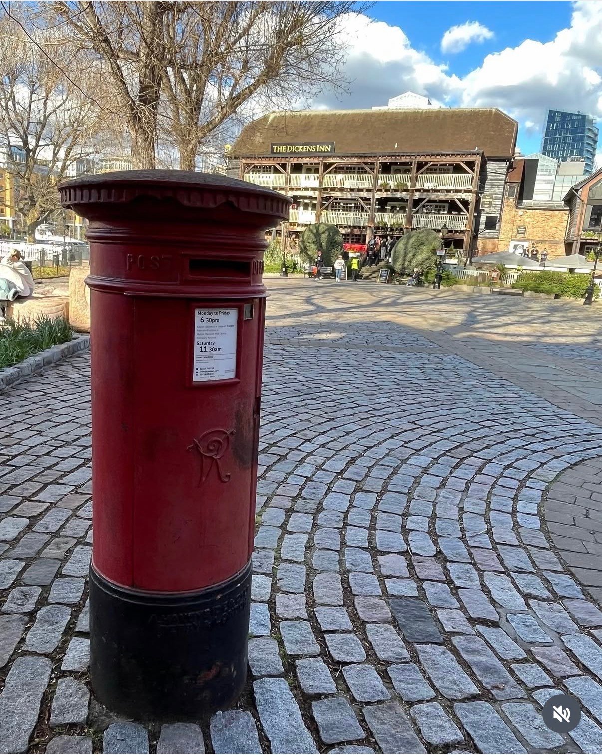 St. Katharine's Way, Greater London photo 2