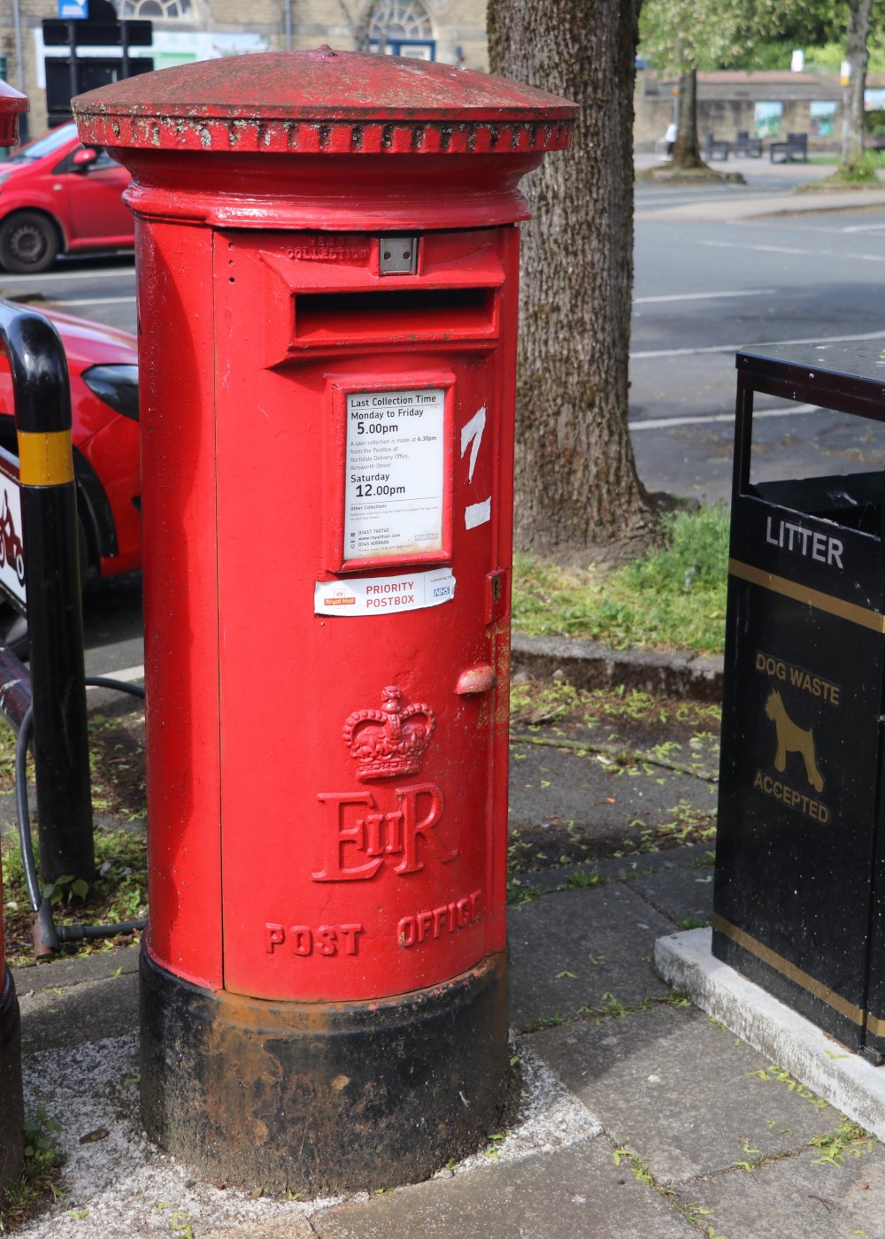 Broad Street, Todmorden, Queen Elizabeth II